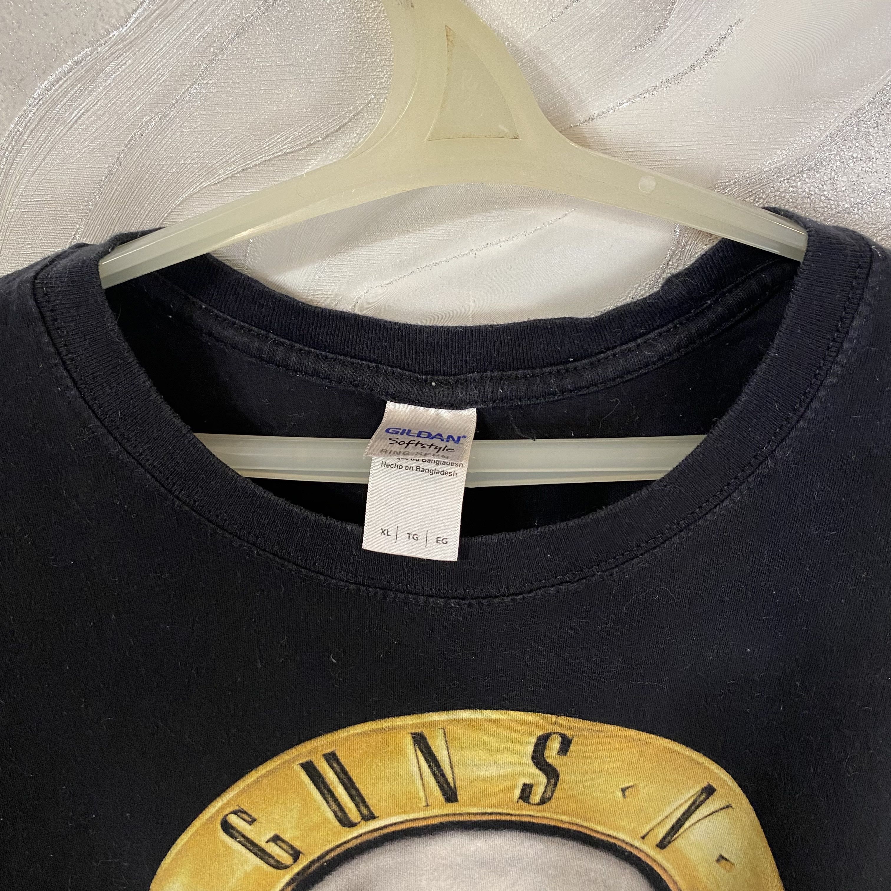 Gildan Guns n roses 2012 Vintage Rock Band Tshirt Size XL Size US XL / EU 56 / 4 - 3 Thumbnail