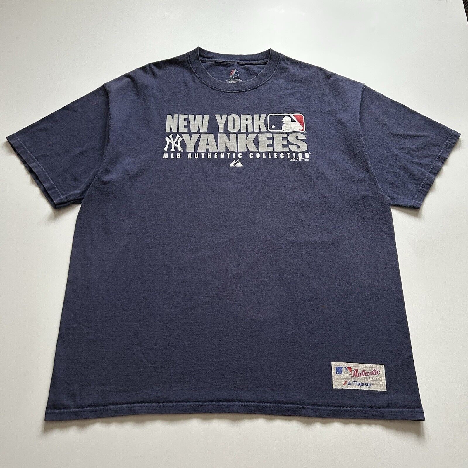 MLB Vintage Y2K New York Yankees MLB Majestic T Shirt 2XL Rare Size US XXL / EU 58 / 5 - 1 Thumbnail