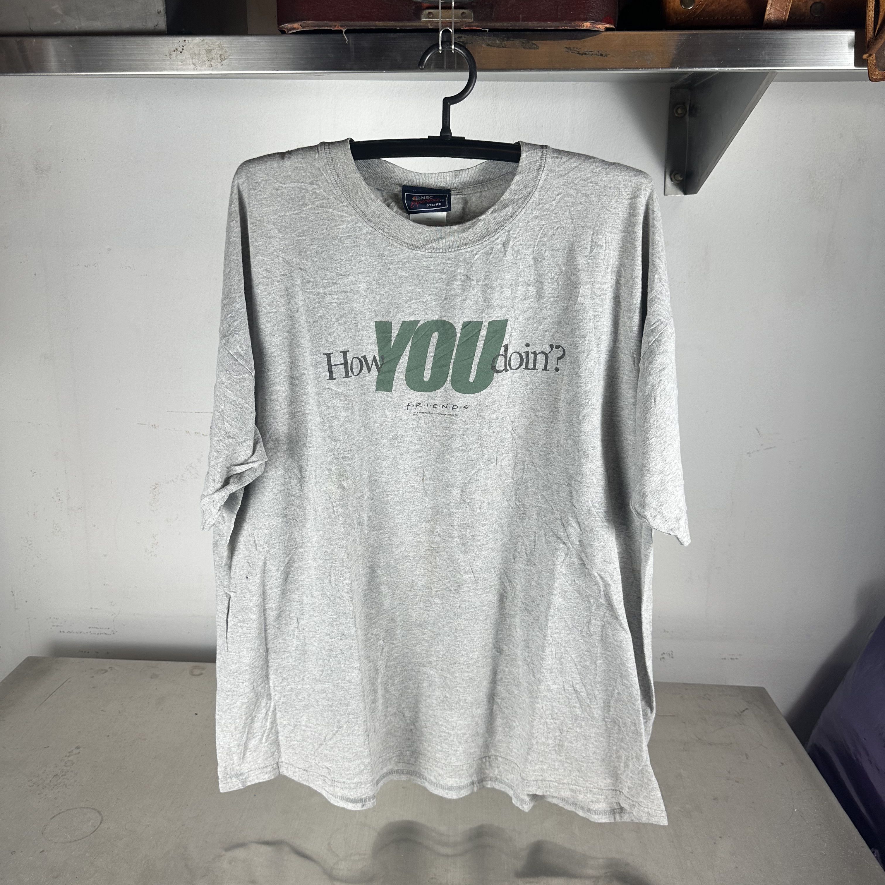 Vintage Vintage 2002 Friends Sitcom How You Doin? Promo T-shirt Size US XXL / EU 58 / 5 - 1 Thumbnail