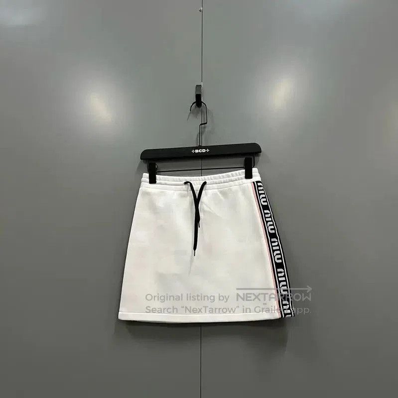 Miu Miu Miu Miu A-Line White Cotton Mini Skirt . Size 22" - 1 Thumbnail