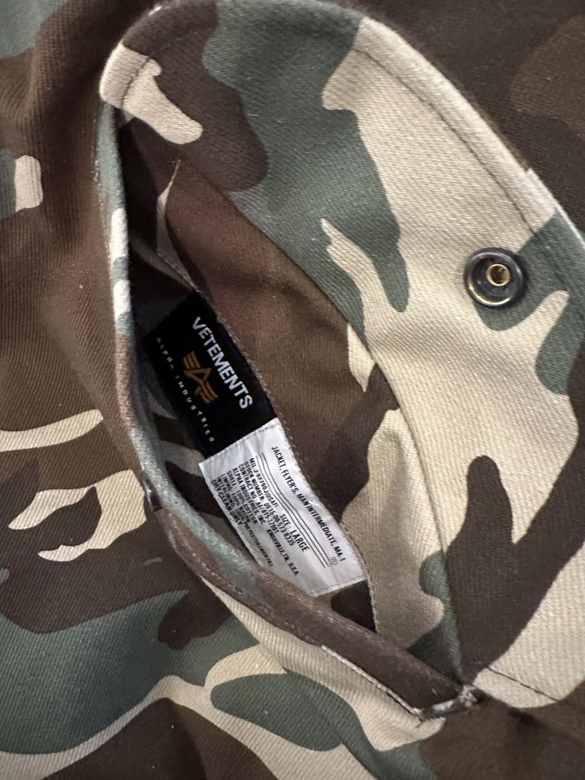 Alpha Industries × Vetements Vehement x Alpha Industries Camo Hooded Bomber Jacket Size US L / EU 52-54 / 3 - 6 Thumbnail