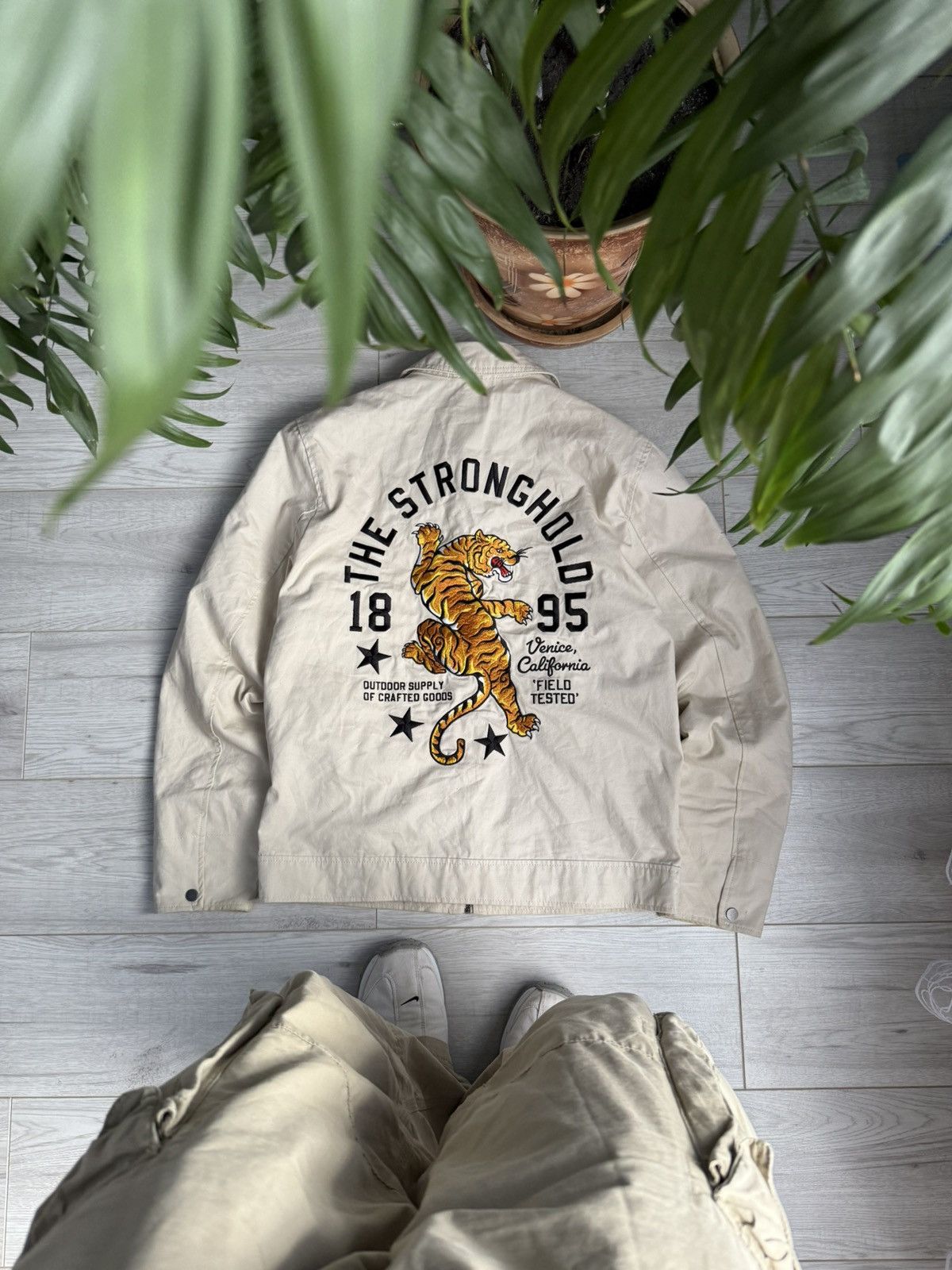 Stronghold × The Stronghold × Vintage Vintage The Stronghold Jacket tiger back logo Size US M / EU 48-50 / 2 - 2 Thumbnail