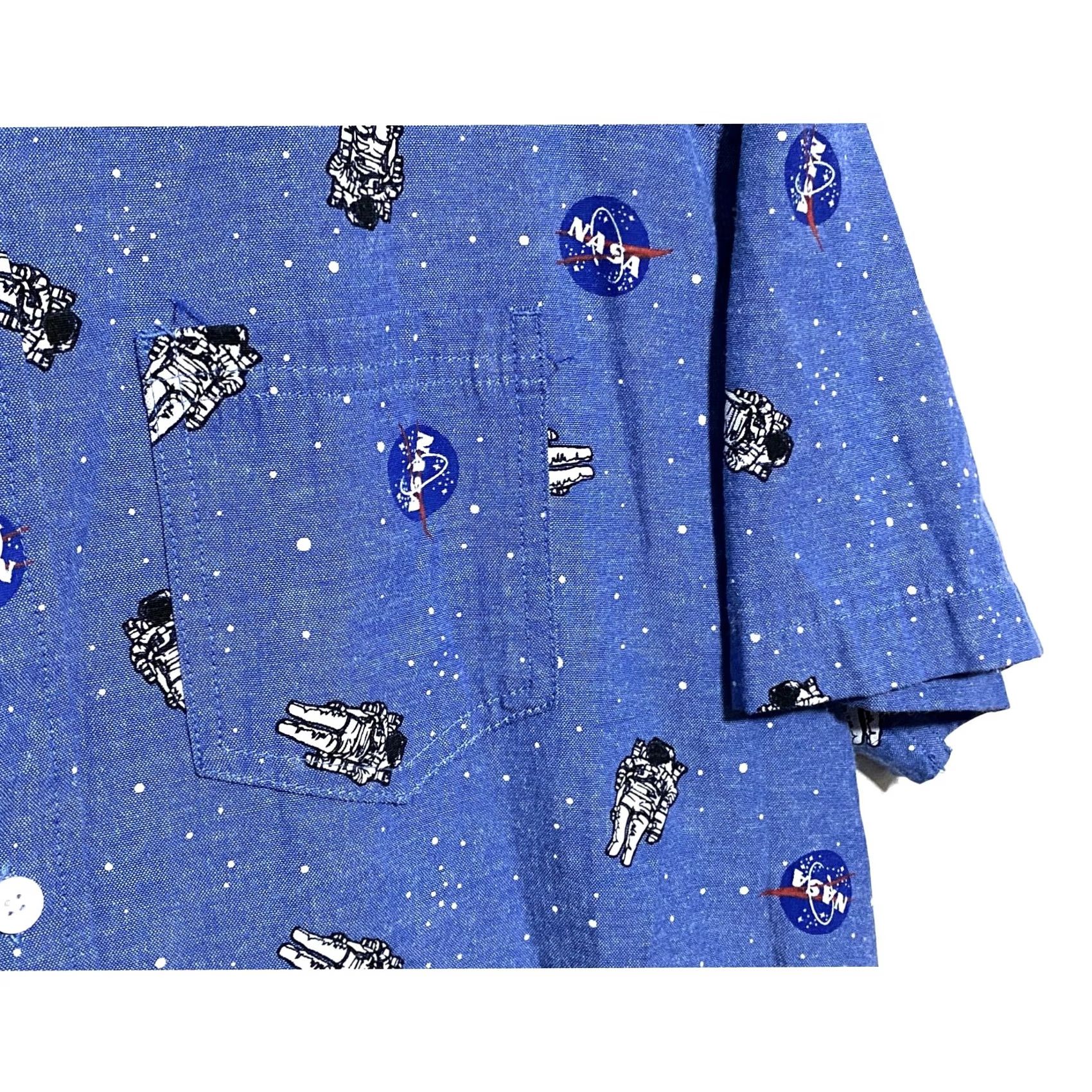 Mad Engine NASA Space Astronaut Mad Engine Oxford Blue Button Up Short Sleeve Shirt Mens M All Over Print Size US M / EU 48-50 / 2 - 4 Thumbnail