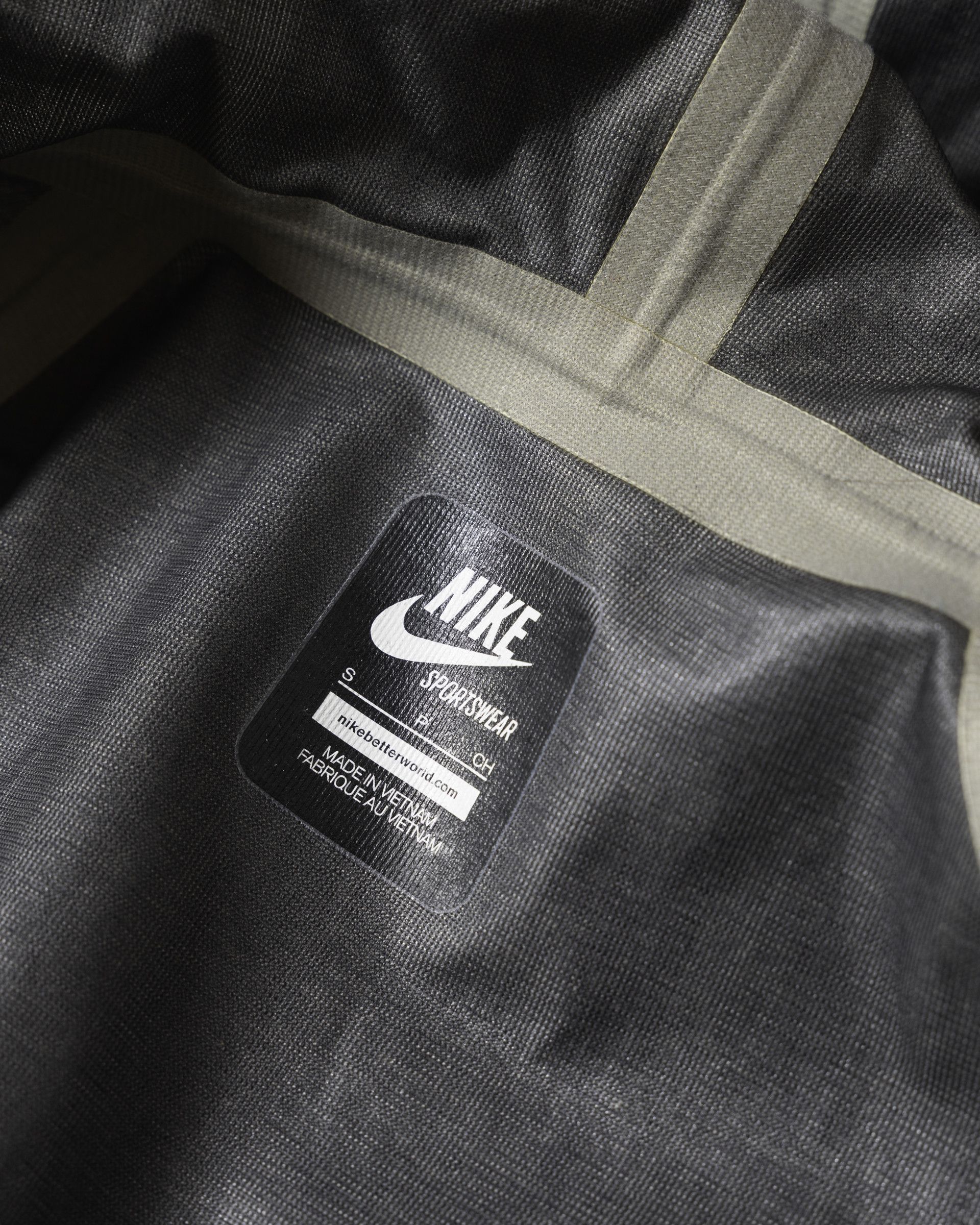 Nike NSW 3L Laser Runner Waterproof Rain Jacket Size US S / EU 44-46 / 1 - 7 Thumbnail