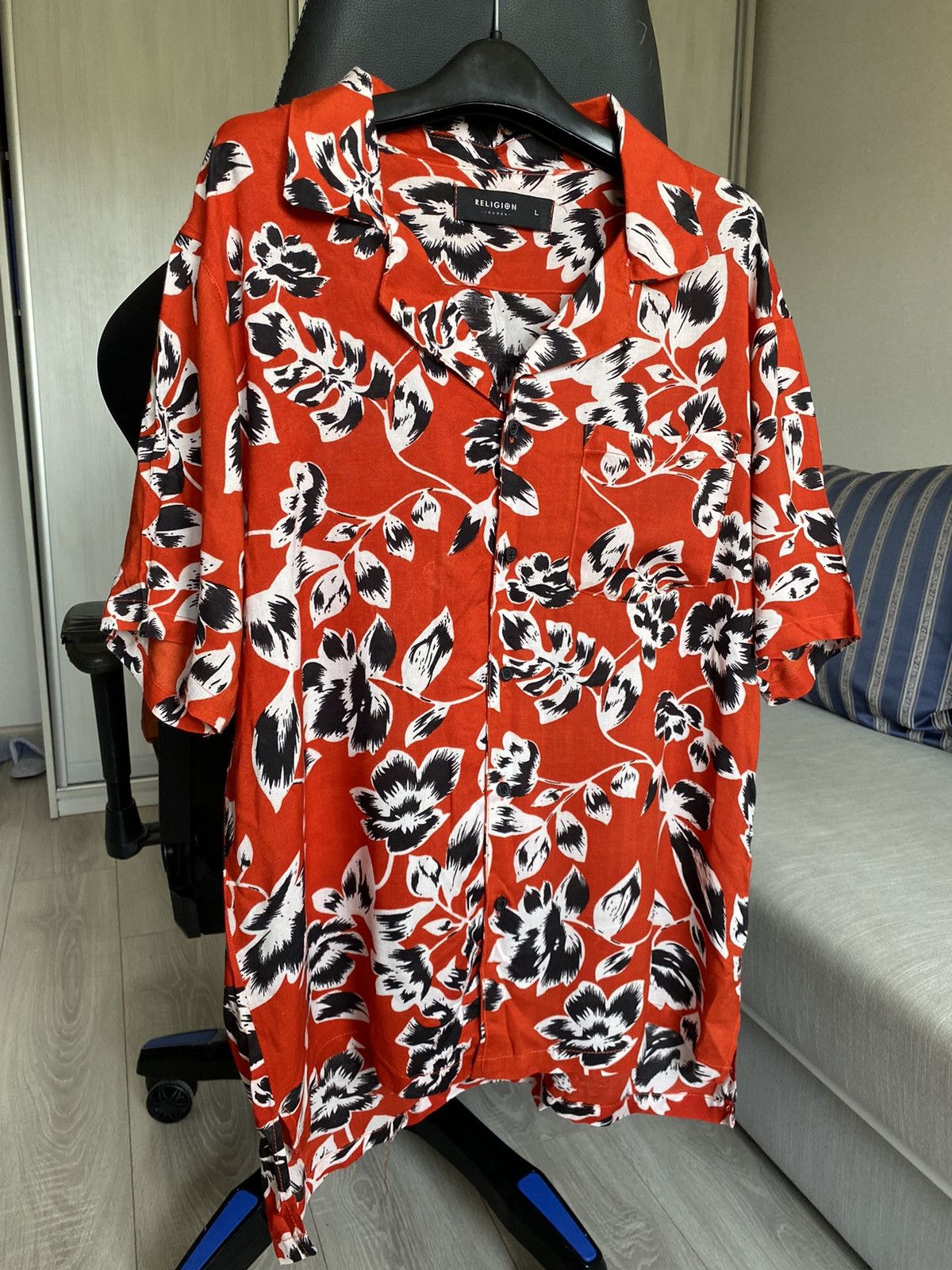 Vintage Religion Hawaiian 🌺 shirt floral over print buttons ups Size US L / EU 52-54 / 3 - 2 Thumbnail