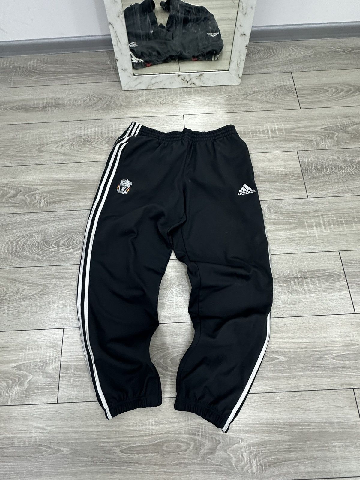 Adidas Adidas Vintage Gray 90s Liverpool Baggy Sweatpants Size US 36 / EU 52 - 2 Thumbnail