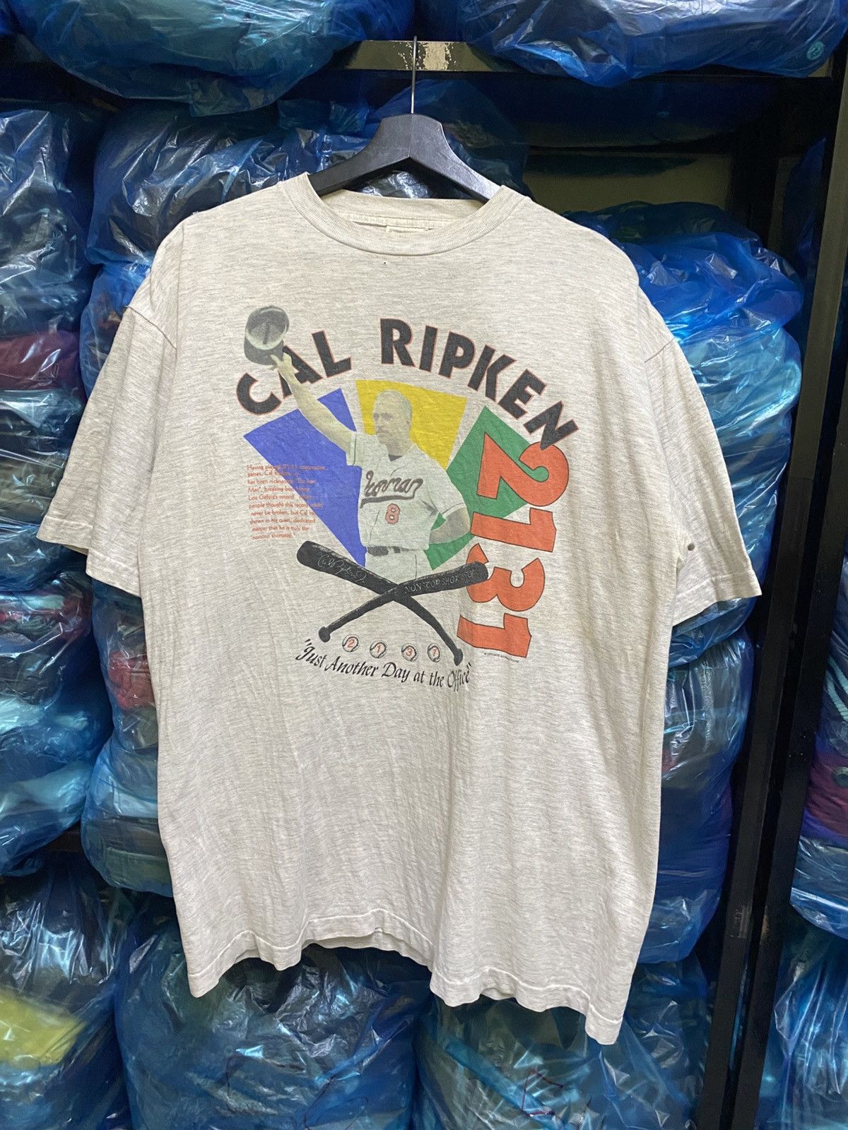 Vintage vintage t-shirt commemorating Cal Ripken Jr.'s "Iron Man" Size US XL / EU 56 / 4 - 1 Thumbnail