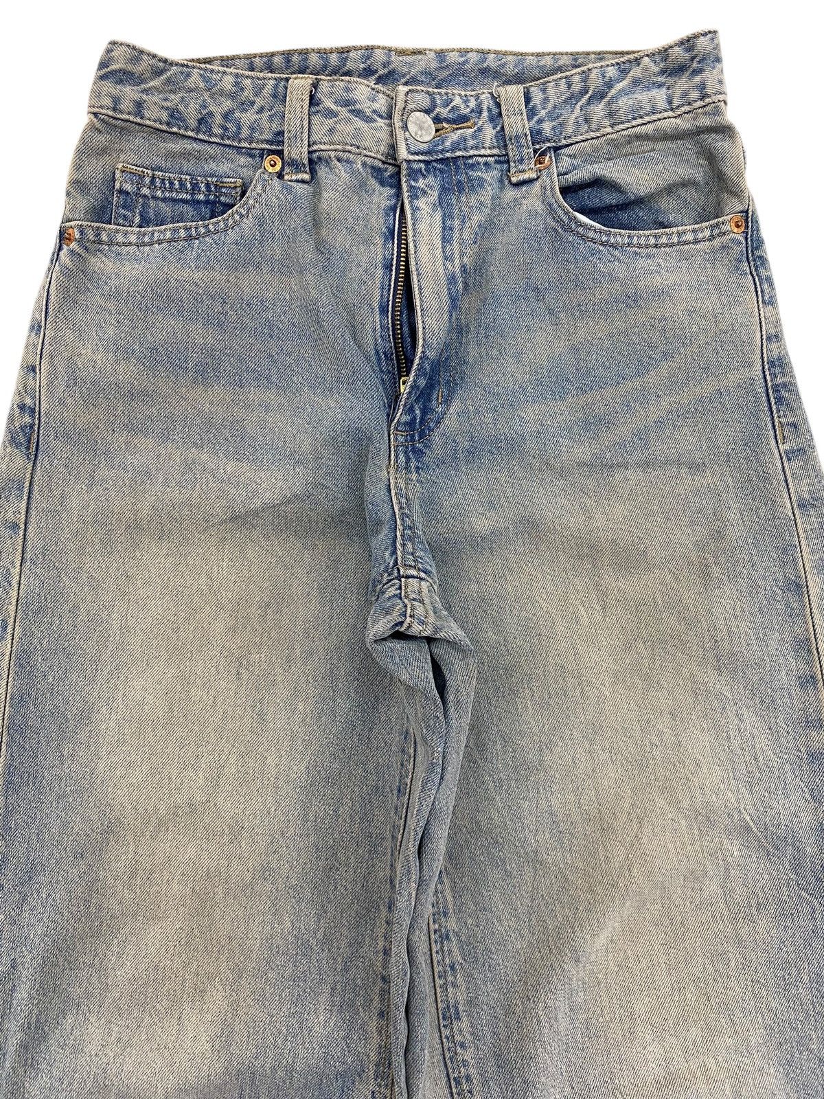 GU GU Faded Wash Style Baggy Jeans Size US 26 / EU 42 - 2 Thumbnail