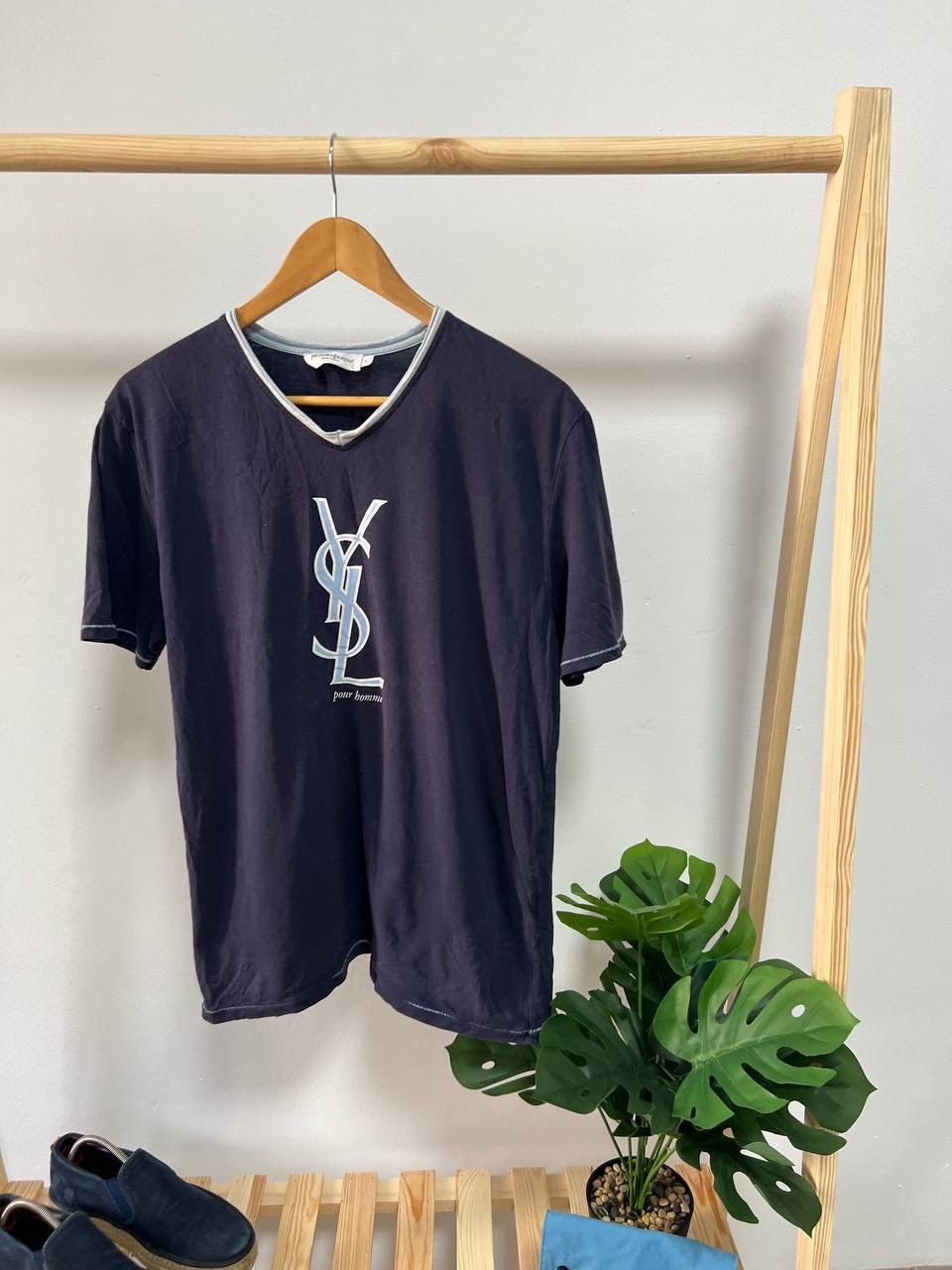 Vintage × Yves Saint Laurent Yves Saint Laurent V neck tee t-shirt vintage big logo ysl L Size US L / EU 52-54 / 3 - 3 Thumbnail