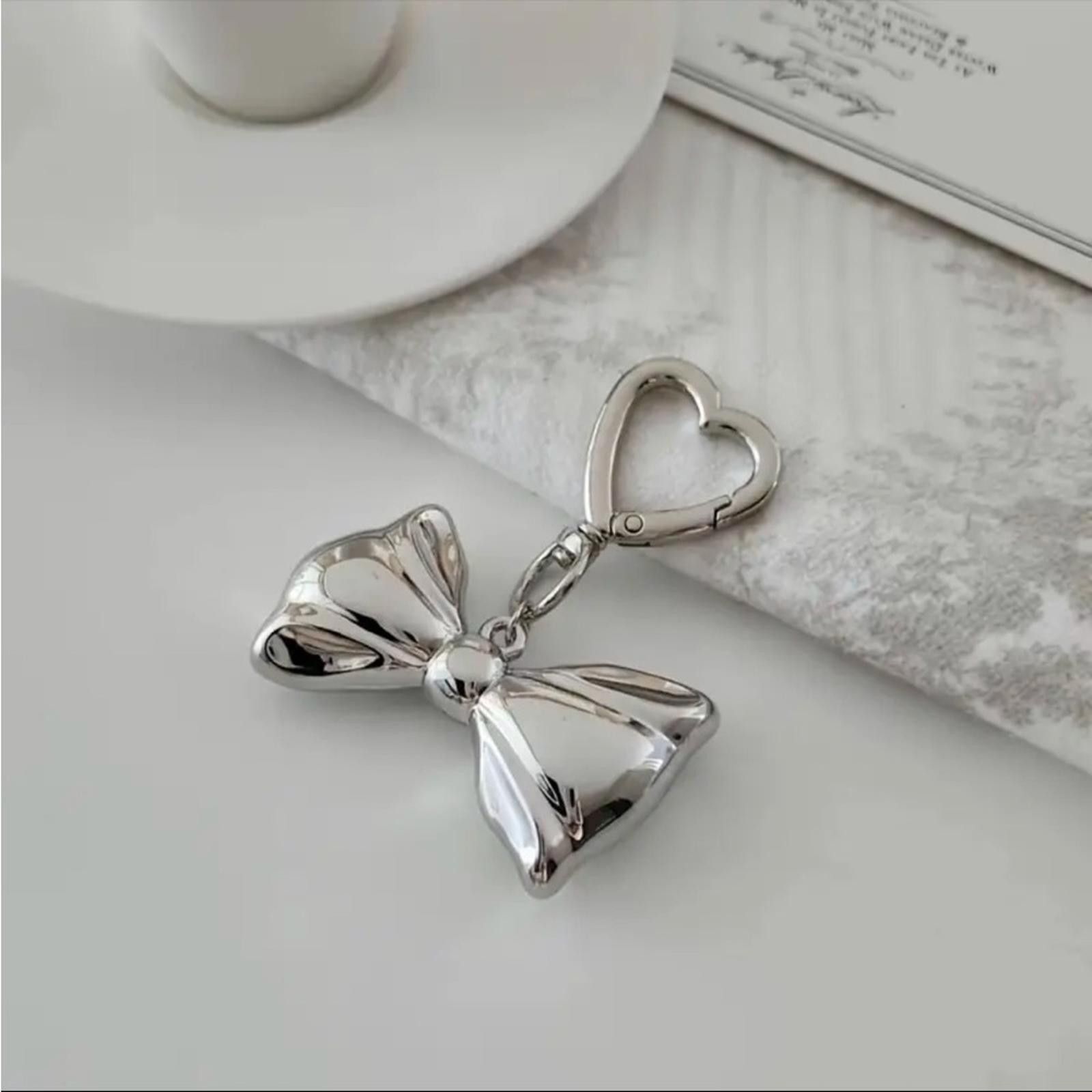 Designer Silver Bow Dainty Keychain Bag Charm Size ONE SIZE - 2 Thumbnail