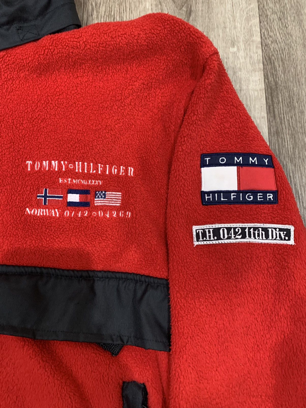 Tommy Hilfiger × Vintage 90s Red T.H.A. Tommy Hilfiger Fleece 1/4 zip up Size US L / EU 52-54 / 3 - 2 Thumbnail