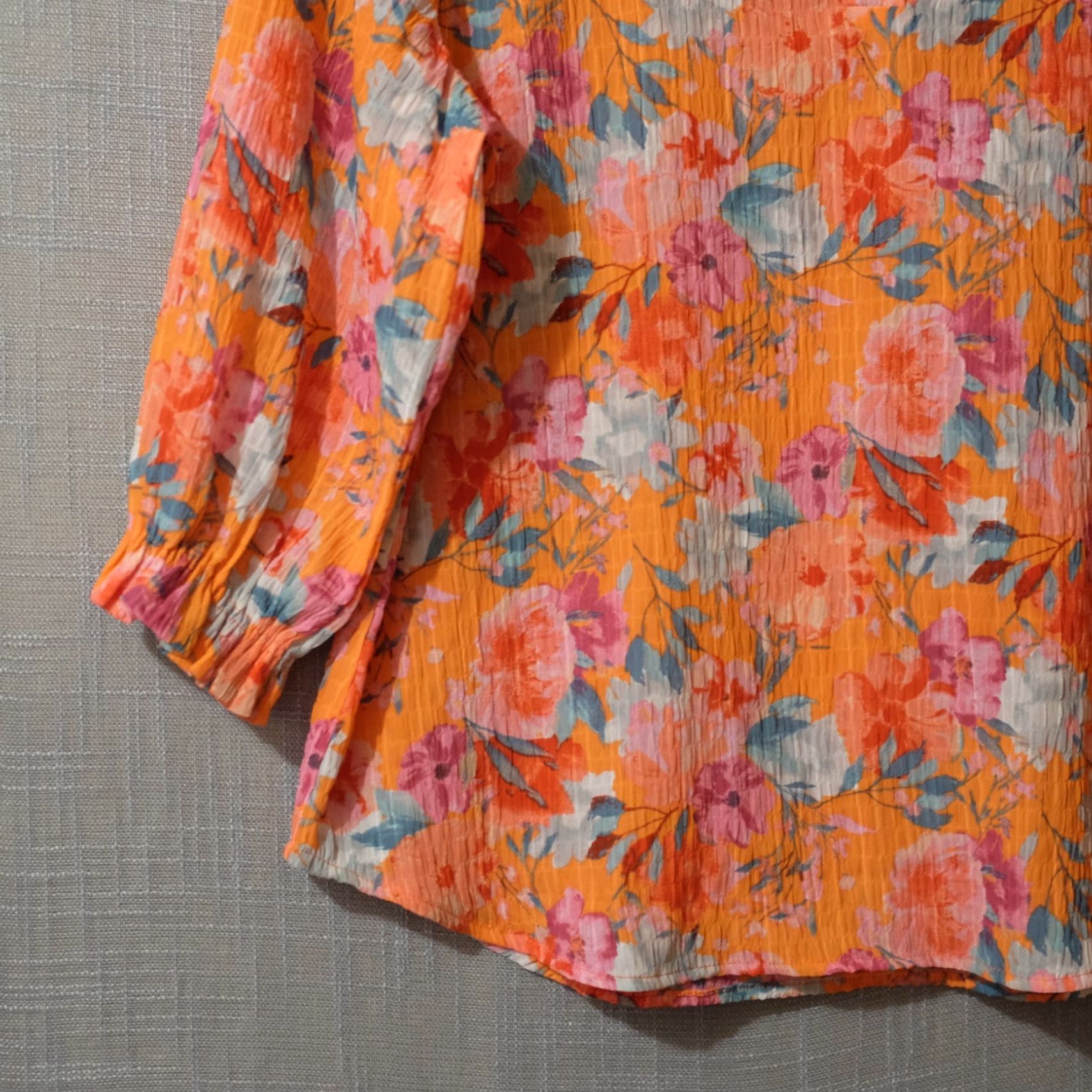 Vintage Counterparts Orange Floral Blouse 3/4 Sleeve Sheer Crinkle V-Neck Womens S Blouse Size S / US 4 / IT 40 - 3 Thumbnail