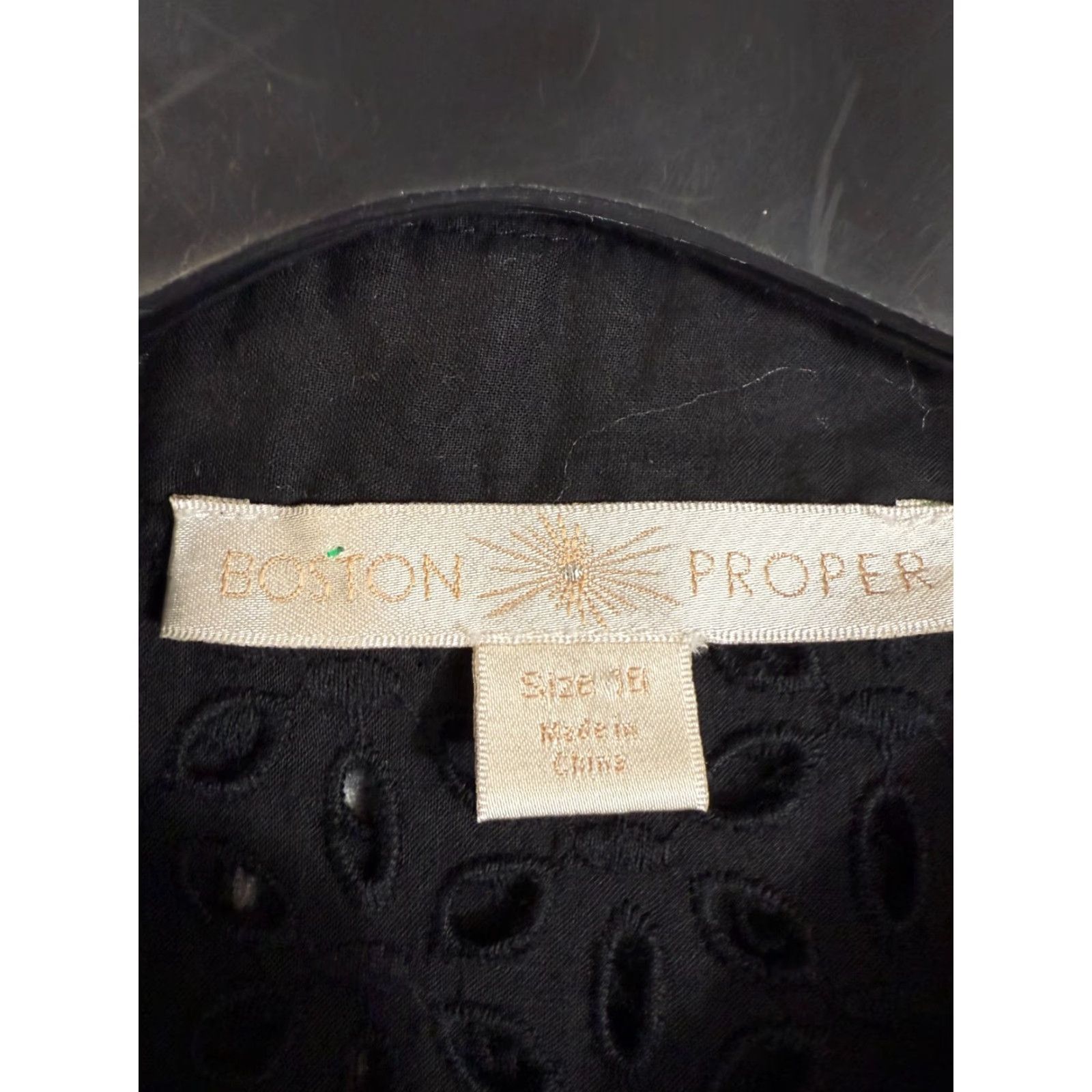 Boston Proper VINTAGE Boston Proper Lattice Shirt Womens 18 Black Cotton Button Up Eyelet Embroidered Long Sleeve Size XXL / US 16-18 / IT 52-54 - 5 Thumbnail