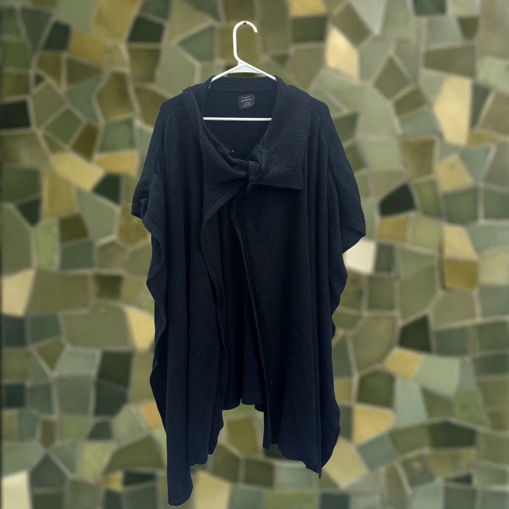 Vintage Specialty House Womens Sweater Cape One Size Black Vintage Knit Top Button Cape Solid 80s 90s Bohemian Womens Size ONE SIZE - 1 Thumbnail