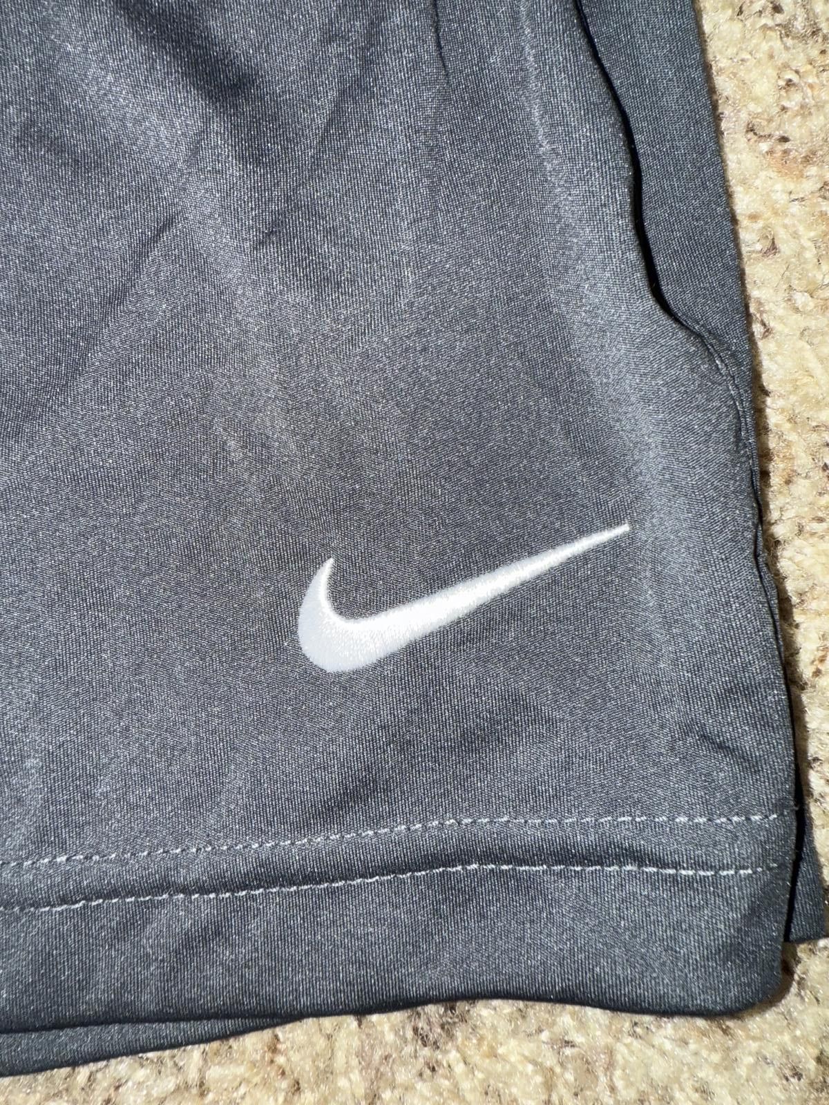 Nike Nike Men’s 2-pocket Dri-Fit Fly Shorts Size US 32 / EU 48 - 4 Thumbnail