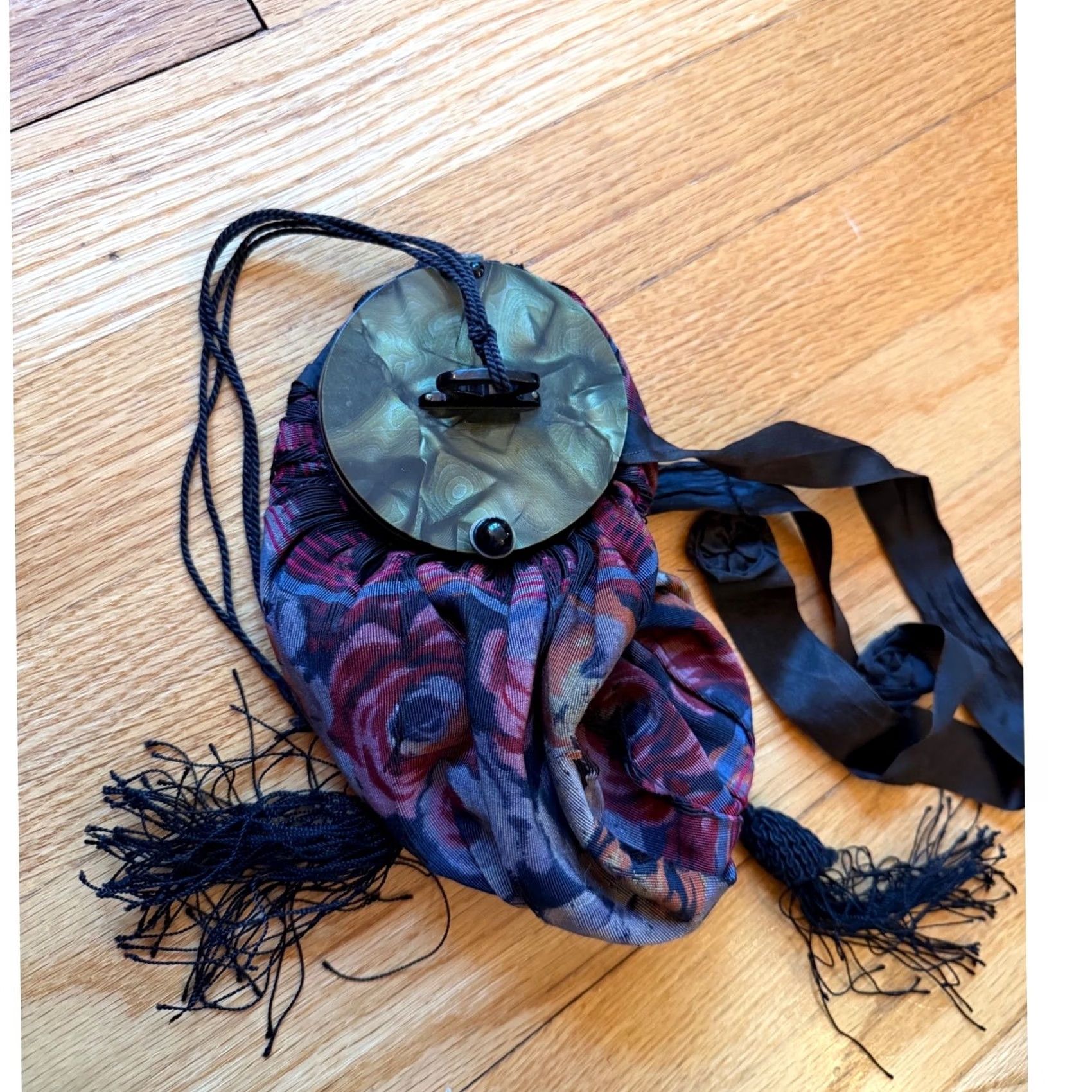 Vintage - "Vintage" is an essential descriptor Size ONE SIZE - 2 Thumbnail
