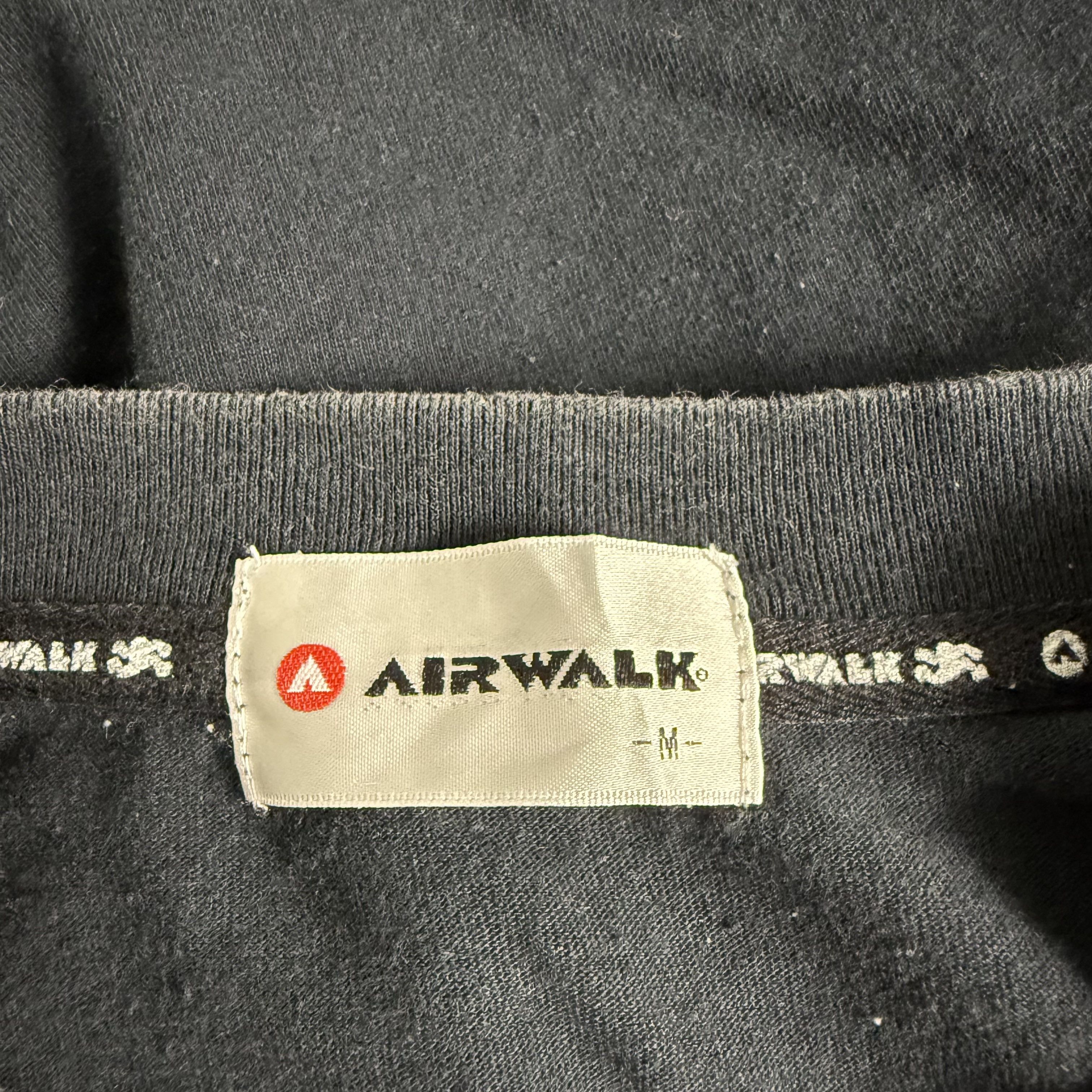 Airwalk 🔥RARE🔥Vintage Airwalk Blank Center Logo T-shirt Size US M / EU 48-50 / 2 - 5 Thumbnail