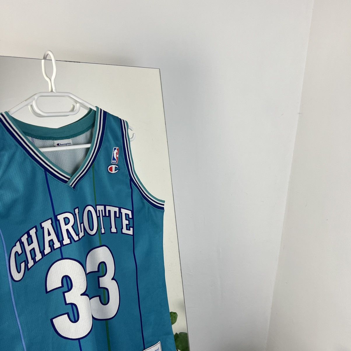 Champion 1992/93 Champion NBA Charlotte Hornets #33 Mourning Jersey Size US XL / EU 56 / 4 - 3 Thumbnail