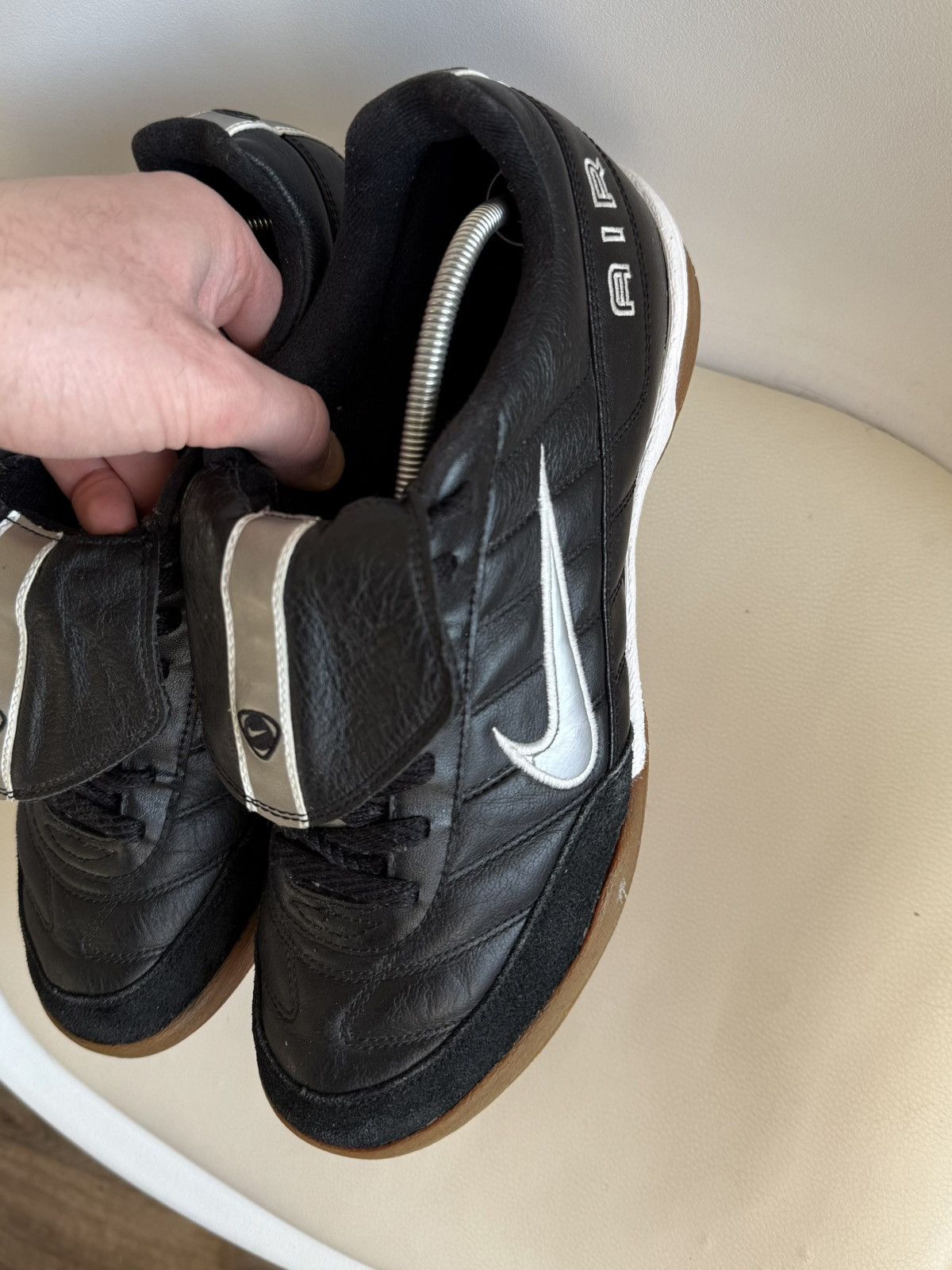 Nike RARE 2004 NIKE AIR TIEMPO Y2K INDOOR SOCCER SHOES SNEAKERS Size US 9.5 / EU 42-43 - 9 Thumbnail