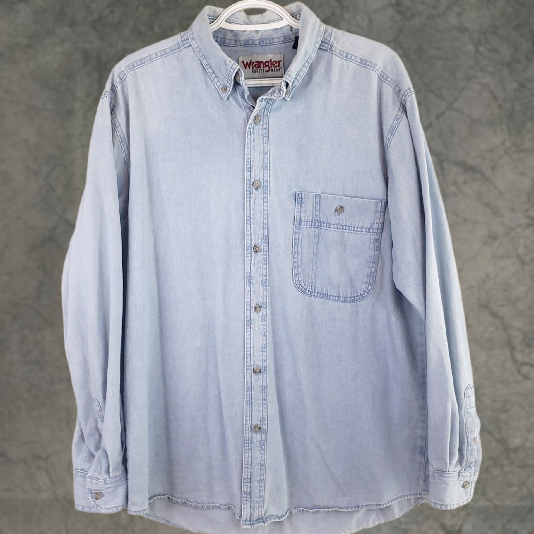 Wrangler Wrangler Rugged Wear Denim Shirt Mens Large Blue Button Up 100% Cotton Classic Western Cowboy Grunge Workwear Size US L / EU 52-54 / 3 - 1 Thumbnail