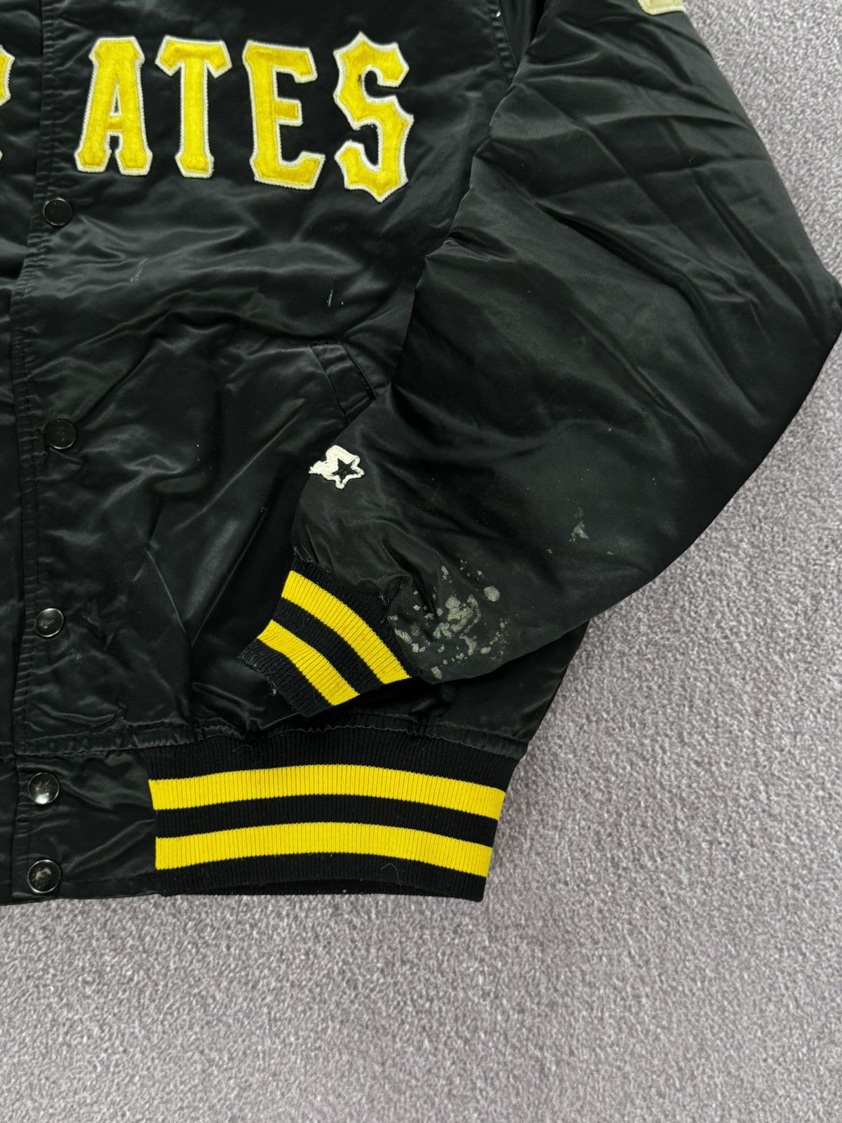 Starter 90s Vintage Starter Pittsburgh Pirates MLB Satin Bomber Size US L / EU 52-54 / 3 - 6 Thumbnail