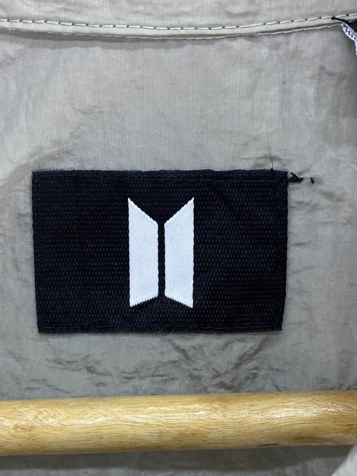 Band Tees BTS Army (SEVEN) Jung Kook Coach Jacket Size US XL / EU 56 / 4 - 12 Thumbnail