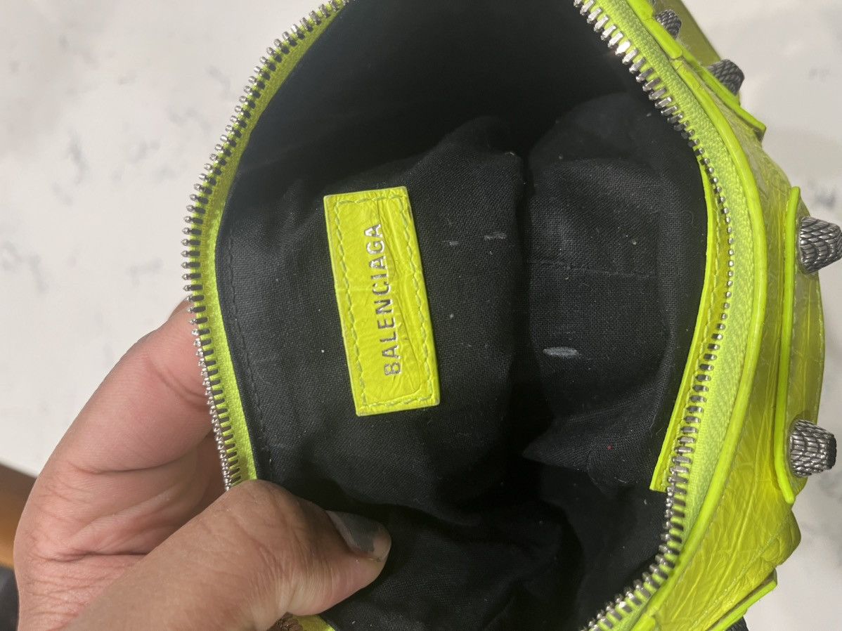 Balenciaga Balenciaga Neon Croc Embossed Le Cagole Size ONE SIZE - 5 Thumbnail
