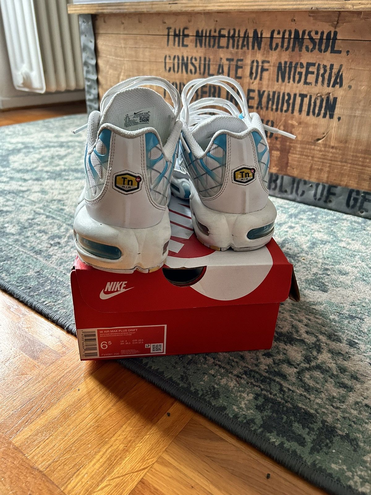 Nike Nike Air Max Plus TNs Marseille Size US 10.5 / EU 43-44 - 4 Thumbnail