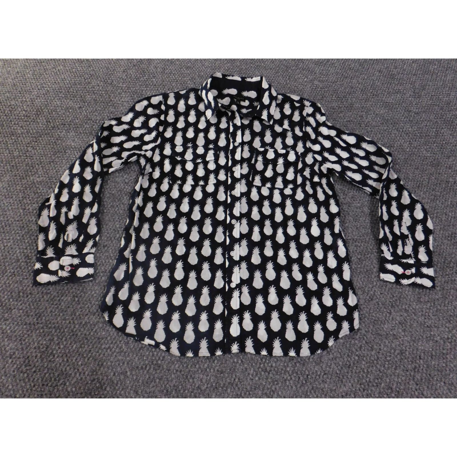 Talbots VINTAGE Talbots Shirt Womens PS Petite Pineapple Print Long Sleeve Button Up Sheer Navy Blue White Blouse Mens? Size S / US 4 / IT 40 - 2 Thumbnail
