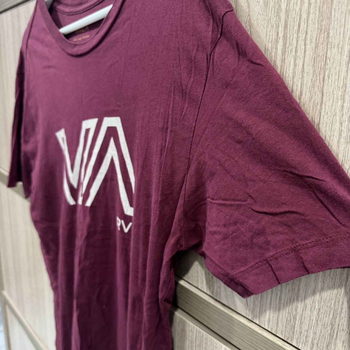 RVCA RVCA Graphic Tee - Skate Surf Streetwear Essential | Size US M / EU 48-50 / 2 - 3 Thumbnail