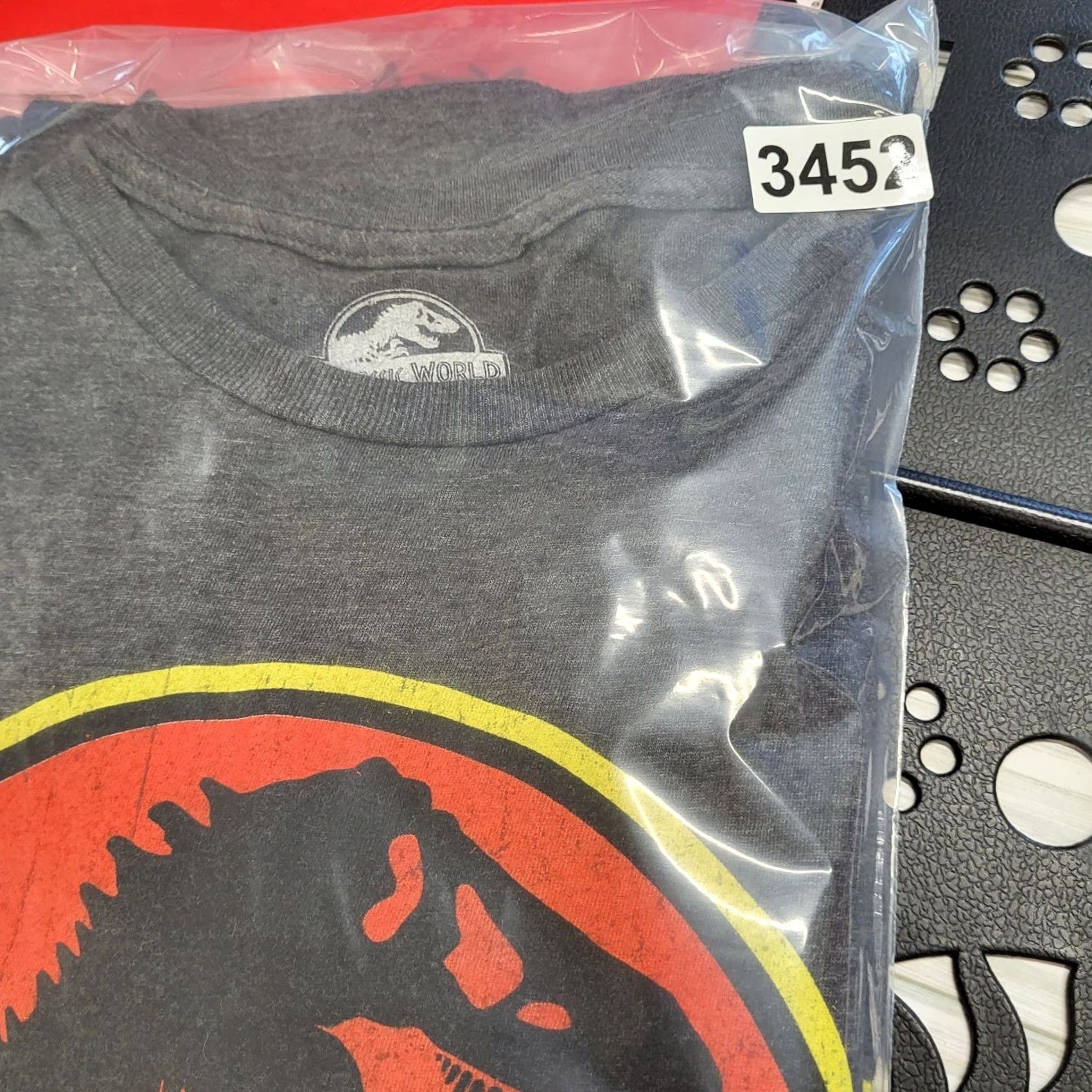 Vintage Jurassic Park T-Shirt Mens XL Gray 90s Vintage Retro Movie Graphic Tee Dino Shirt Regular Size Size US XL / EU 56 / 4 - 7 Thumbnail