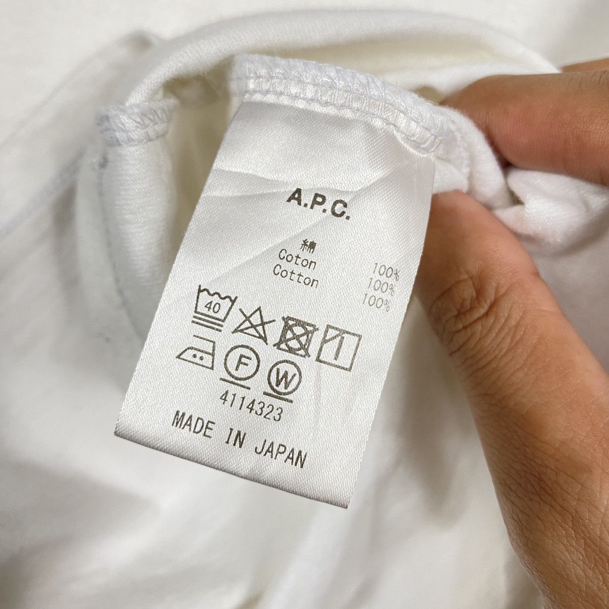 A.P.C. × Japanese Brand A.P.C. RUE MADAME PARIS EMBROIDERY SPELLOUT CENTER LOGO TEE Size US L / EU 52-54 / 3 - 8 Thumbnail