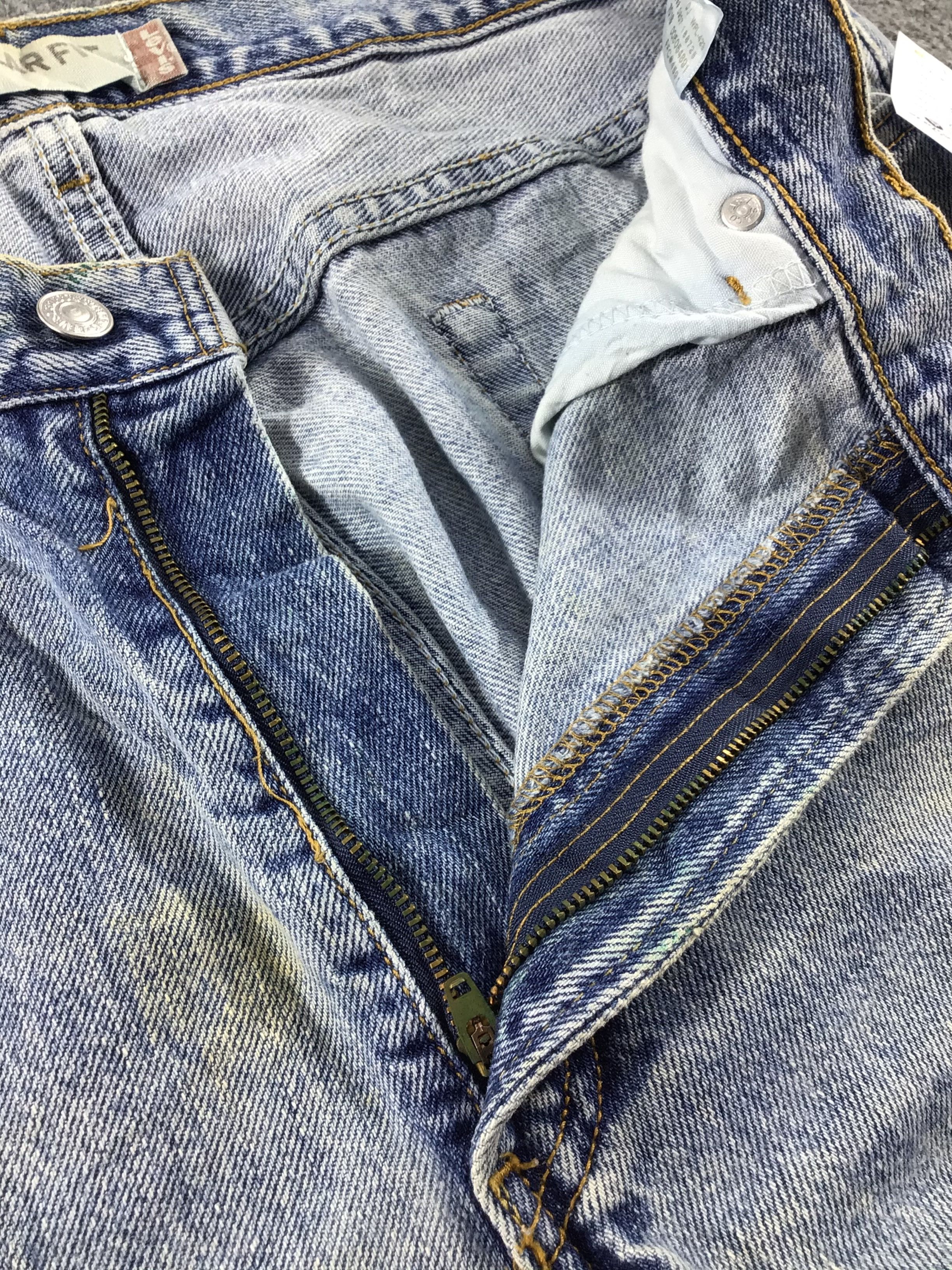 Levi's Vintage Levis 505 Jeans Stone Washed Denim -J519 Size US 35 - 10 Thumbnail
