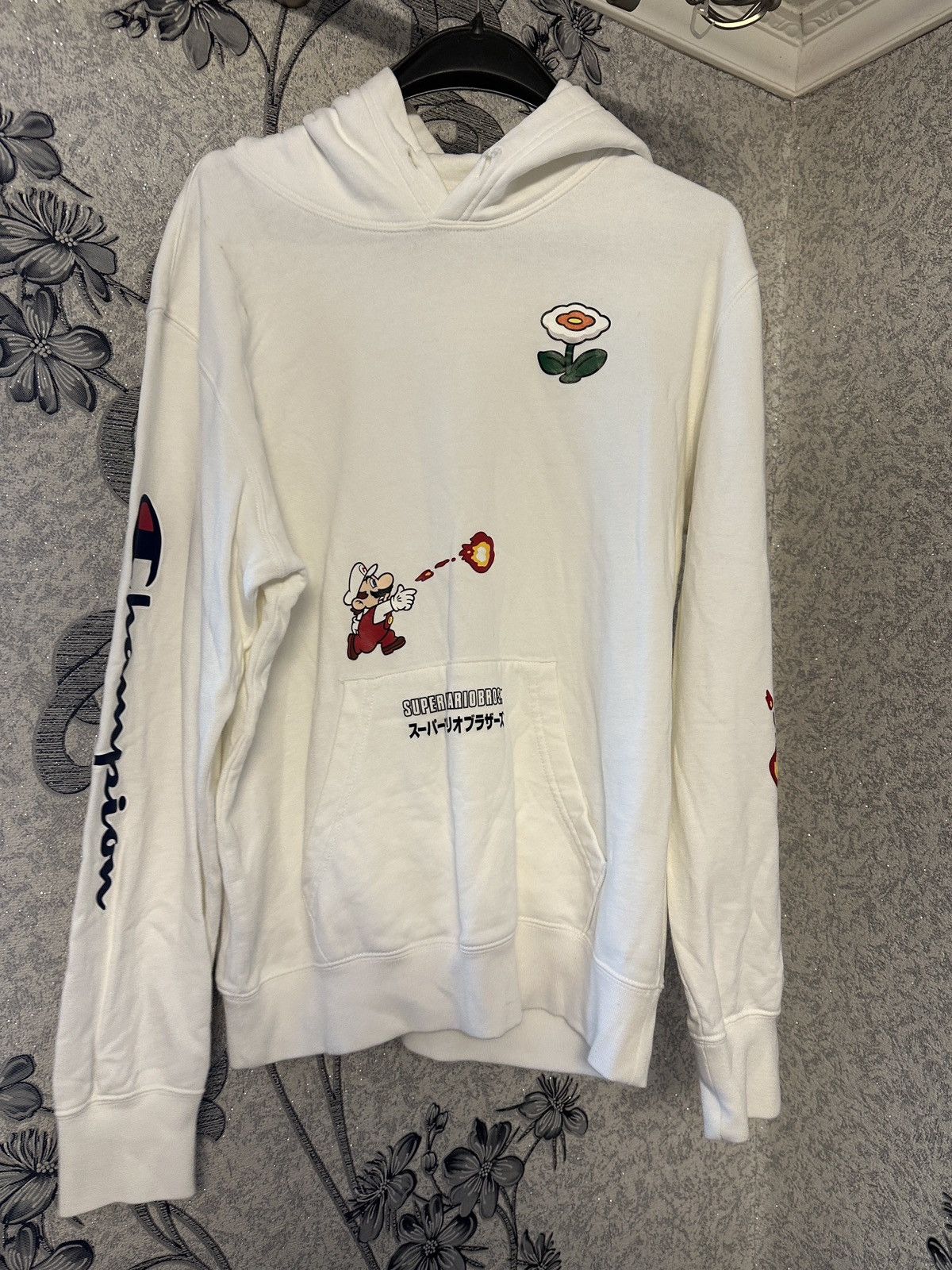 Champion Champion × Super Mario Hoodie Big Logo Rare Size US S / EU 44-46 / 1 - 1 Thumbnail