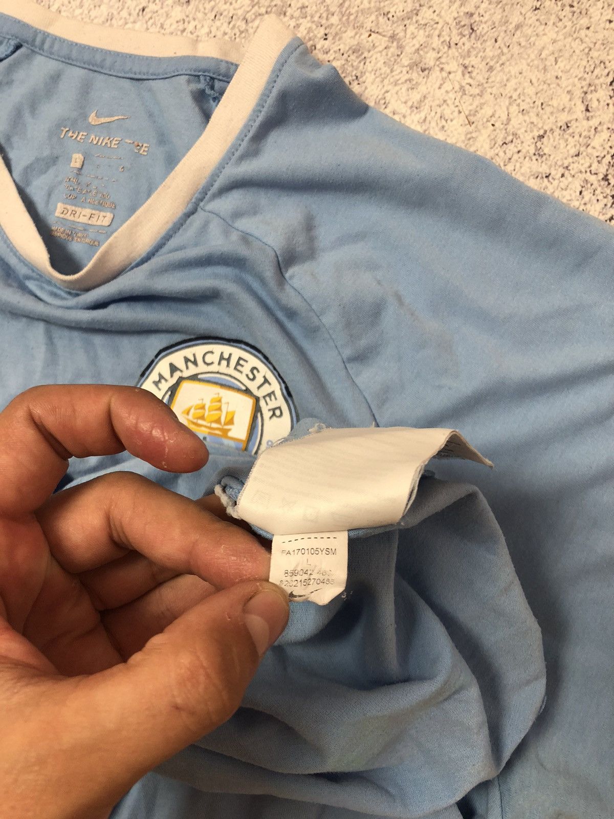 Nike Men’s soccer jersey Nike Manchester City size L Size US L / EU 52-54 / 3 - 5 Thumbnail