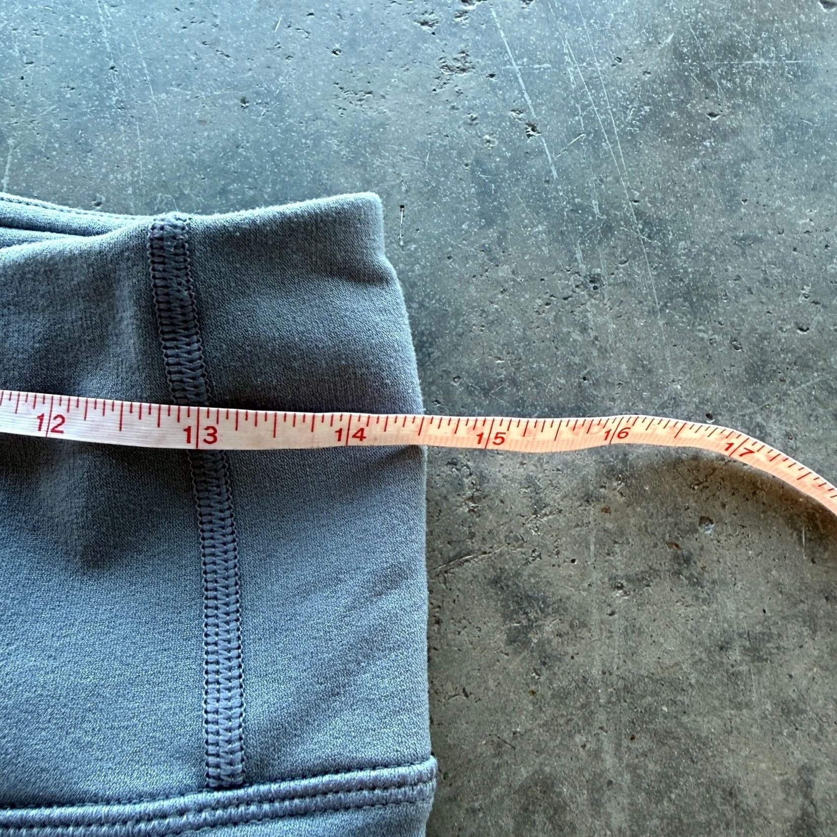 Lululemon VINTAGE Lululemon Reveal Tight Zen Expression Gray Crop Athletic Yoga Women's 10 Womens Crop Size ONE SIZE - 6 Thumbnail
