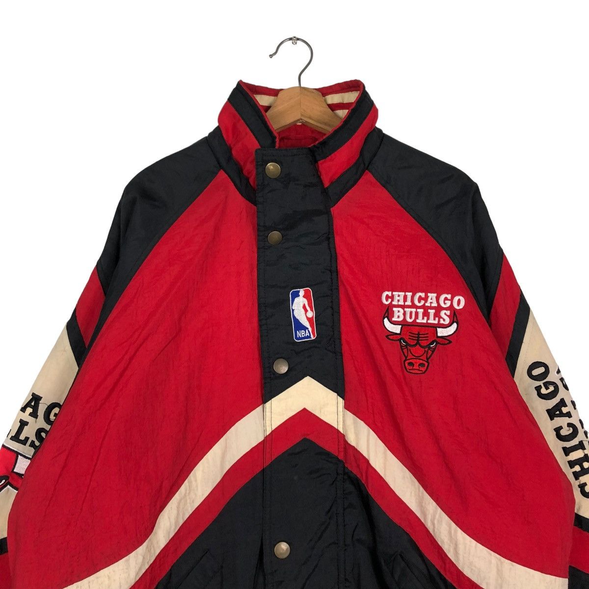 NBA 🔥VINTAGE BOMBER JACKET NBA STARTER CHICAGO BULLS BIG LOGO Size US L / EU 52-54 / 3 - 3 Thumbnail