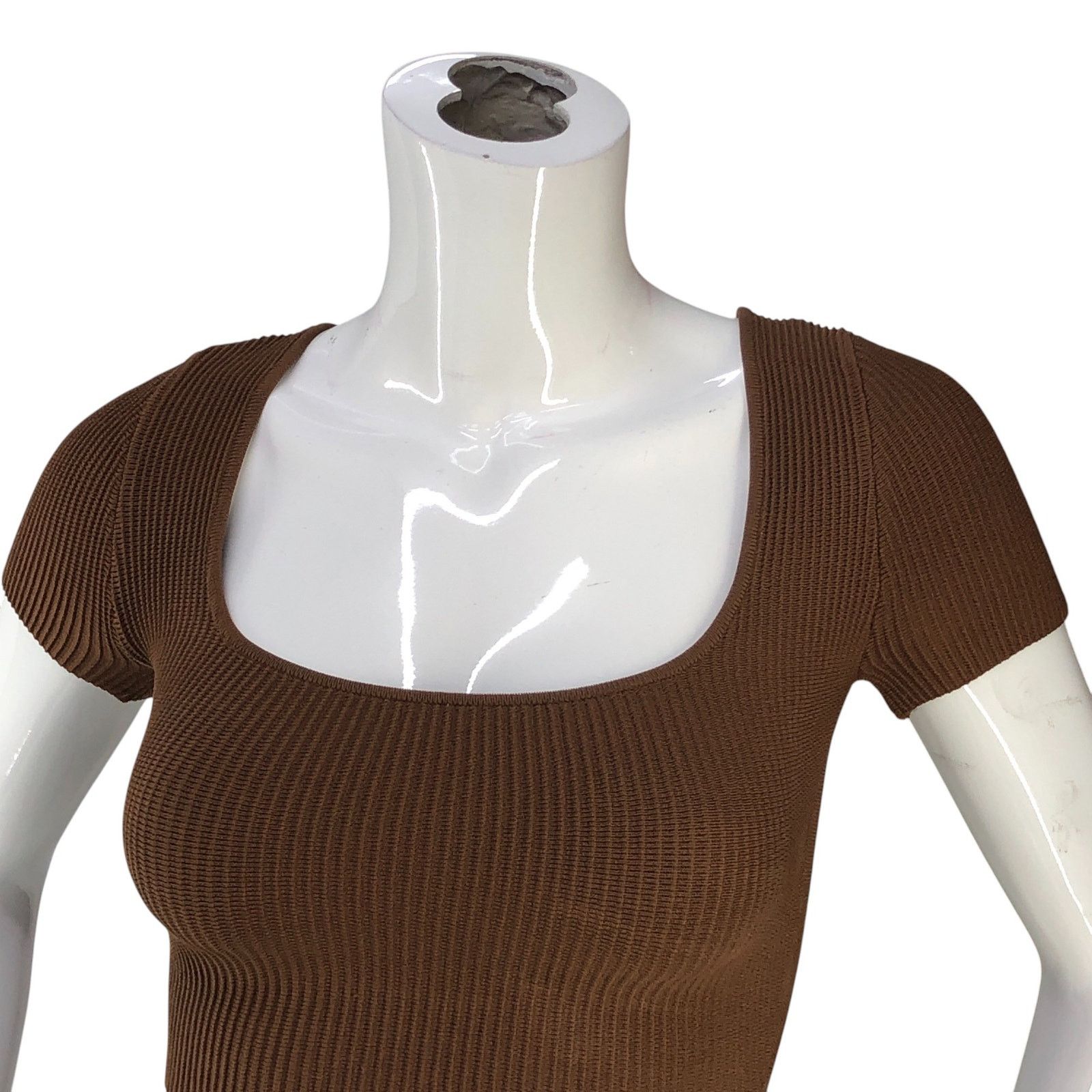 Aritzia Aritzia Babaton Size 2XS Top Sculpt Knit Square Neck Crop Size XXS / US 00 / IT 34 - 2 Thumbnail