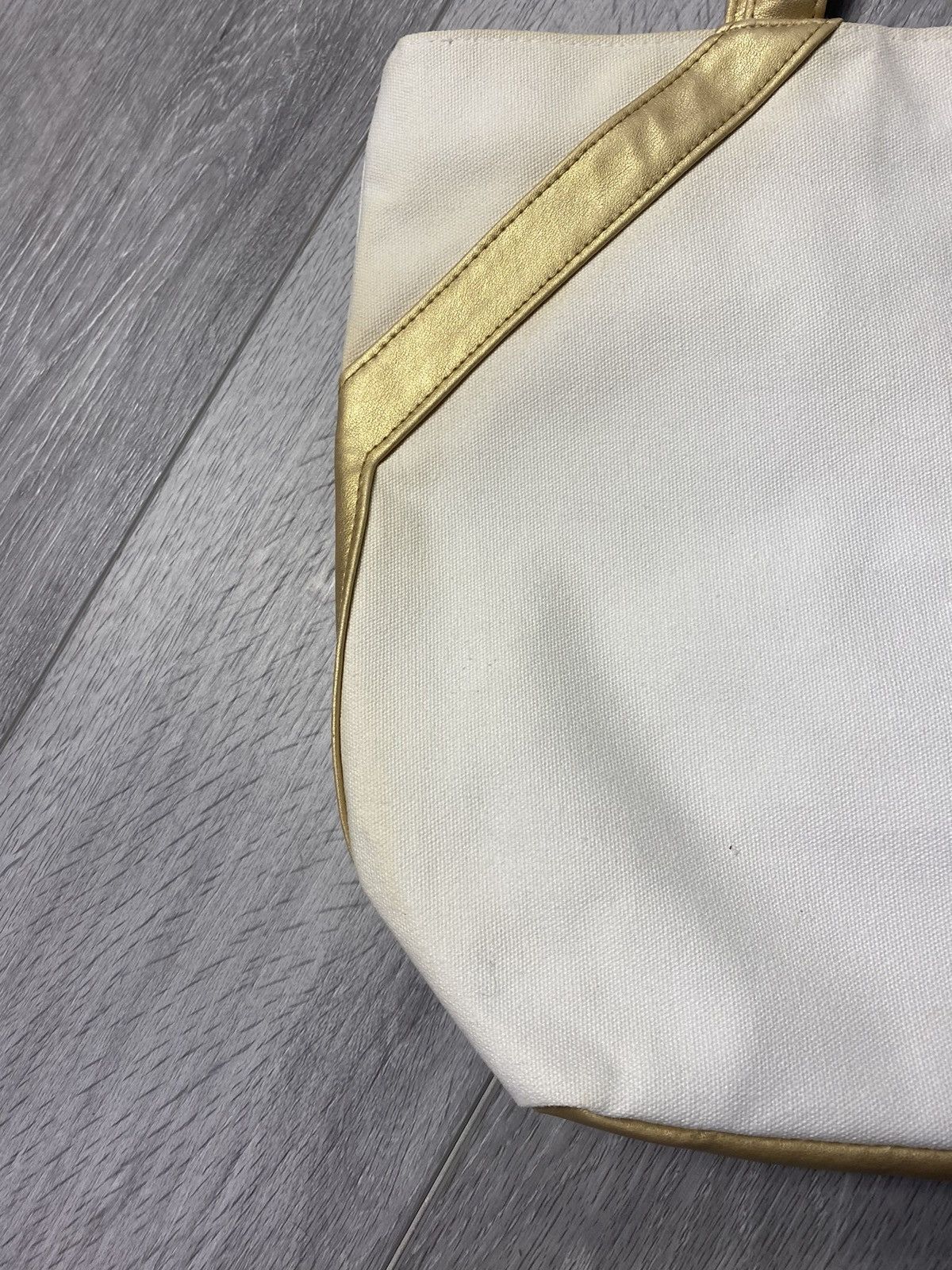 Yves Saint Laurent Yves Saint Laurent YSL Logo Lacquered Tote Shopper Hand Bag Size ONE SIZE - 4 Thumbnail