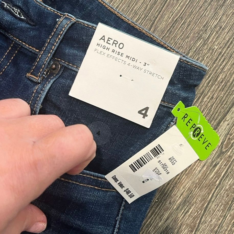Aeropostale NWT Aeropostale High-Rise Midi Shorts Dark Wash Blue Size 4 Size 27" / US 4 / IT 40 - 6 Thumbnail