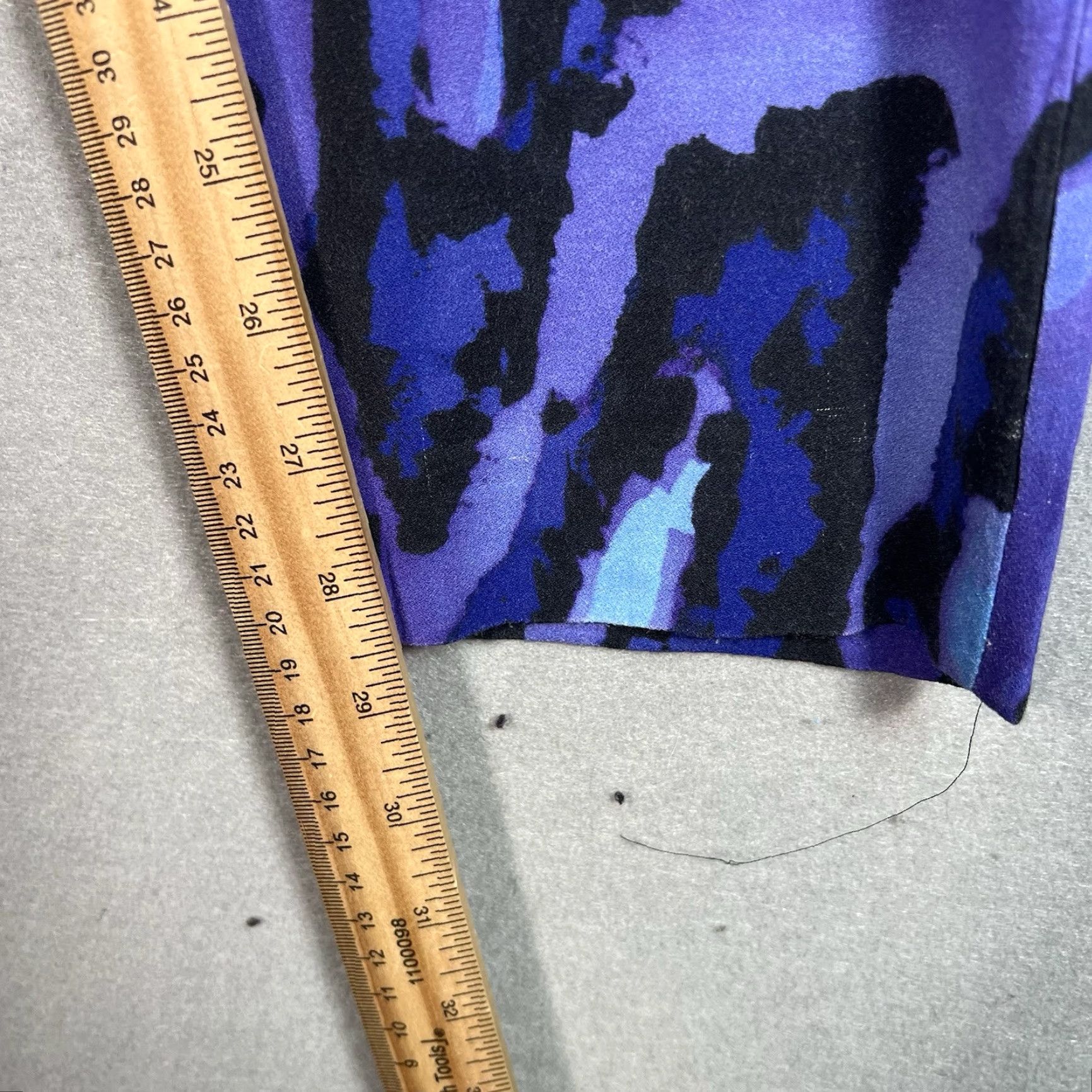 Vintage VINTAGE Versace Collection Pants Women 48 Slim Leg Ankle Cheetah Print Blue Purple Womens Size 34" / US 12 / IT 48 - 4 Thumbnail