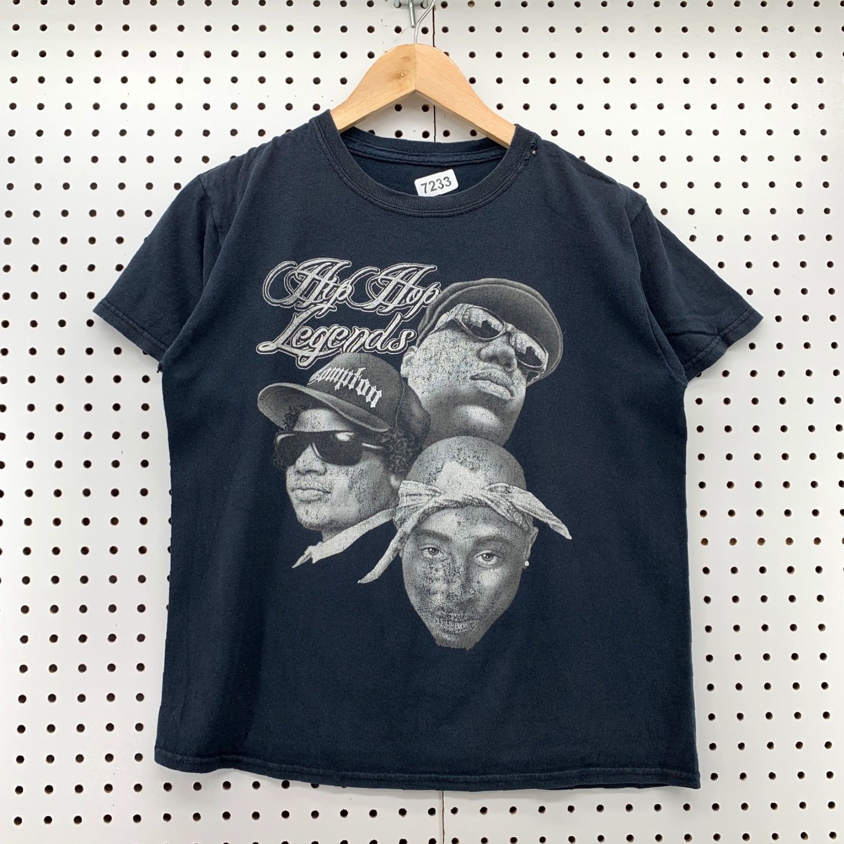 Vintage Vintage Hip Hop T Shirt Womens Small Black Tupac Biggie Eazy E Rap Tee Size S / US 4 / IT 40 - 2 Thumbnail