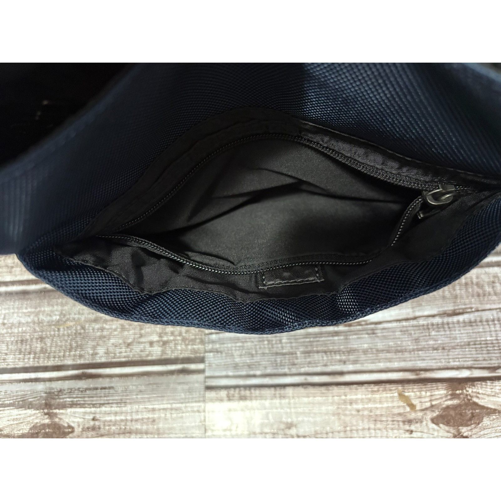 Tumi Tumi Fremont KERBY 9.5” Sling Crossbody Bag color NAVY BLUE Size ONE SIZE - 10 Thumbnail
