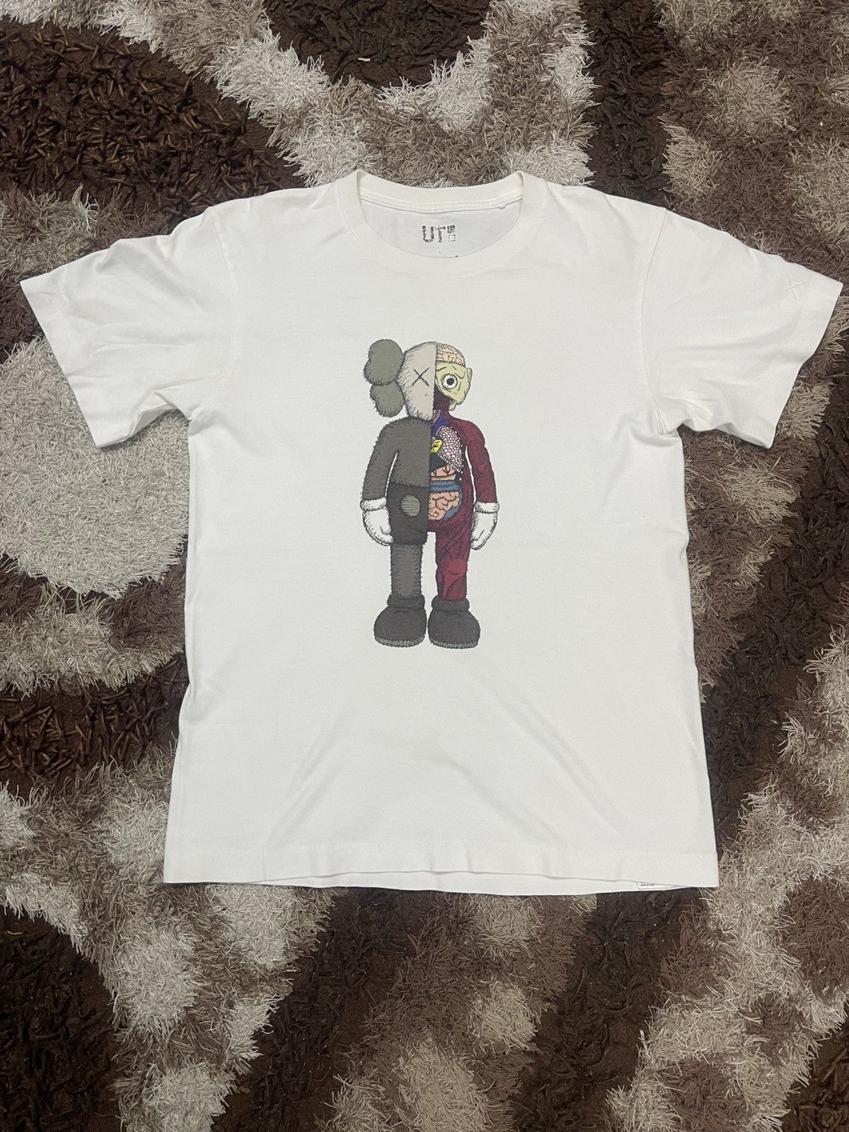 🔥HOT🇯🇵🔥VINTAGE UNIQLO X KAWS FLAYED TEE VERY RARE