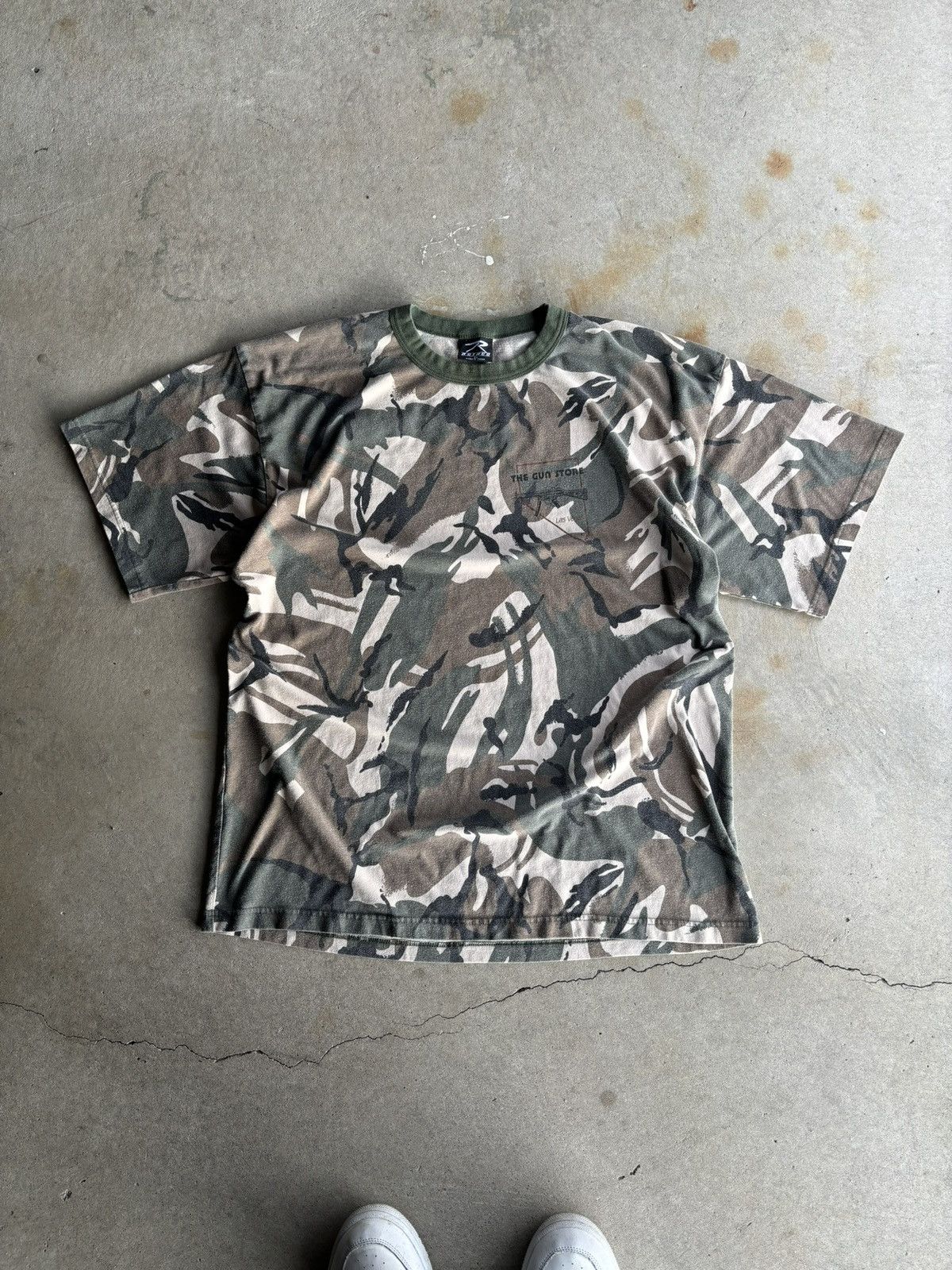 Other Vintage 90s Las Vegas Machine Gun Team Gun Show Camo Tee Size US XL / EU 56 / 4 - 2 Thumbnail