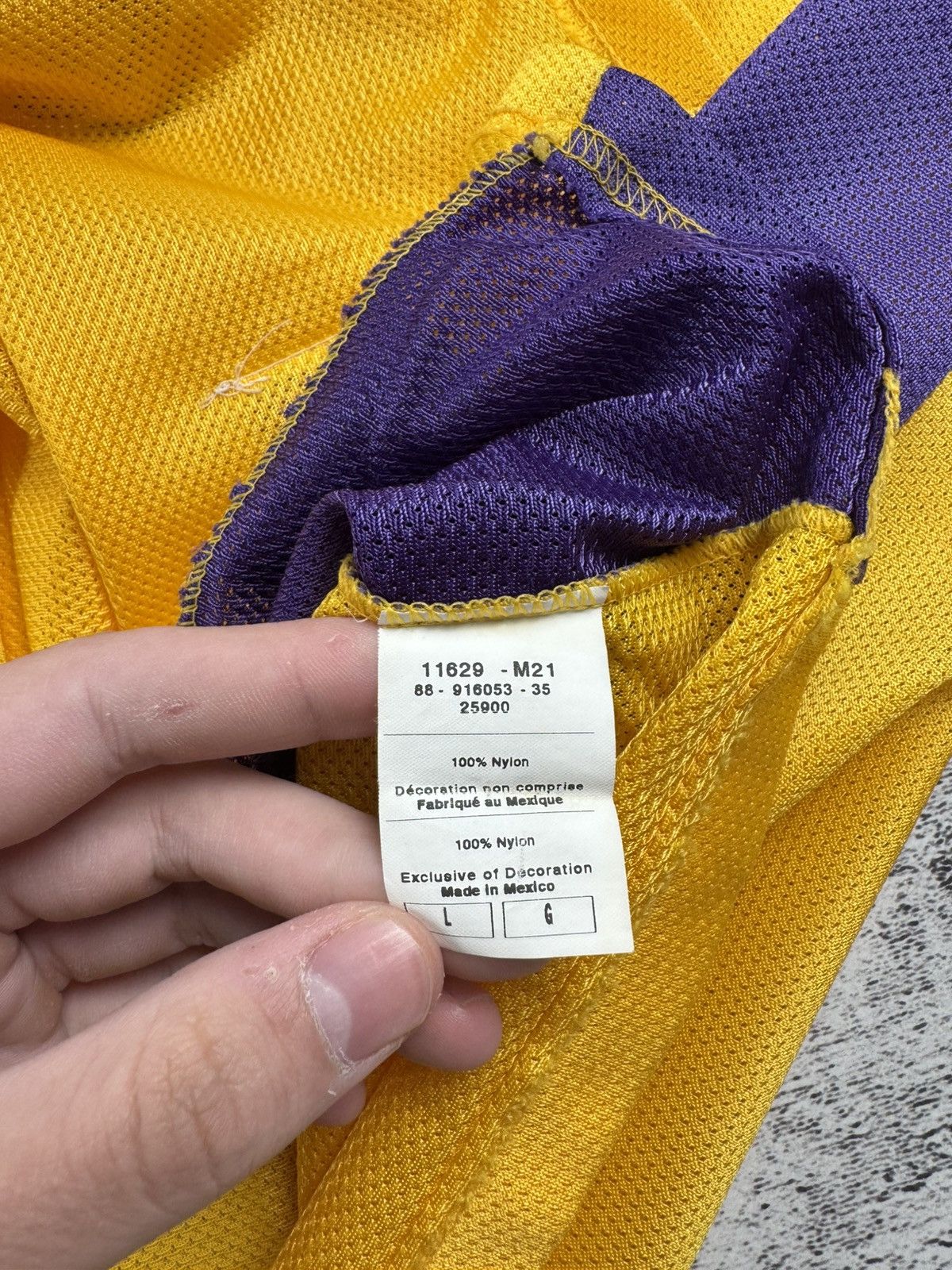 NBA Vintage Lakers Kobe Bryant #8 Rap Shirt Basketball Jersey Size US L / EU 52-54 / 3 - 12 Thumbnail