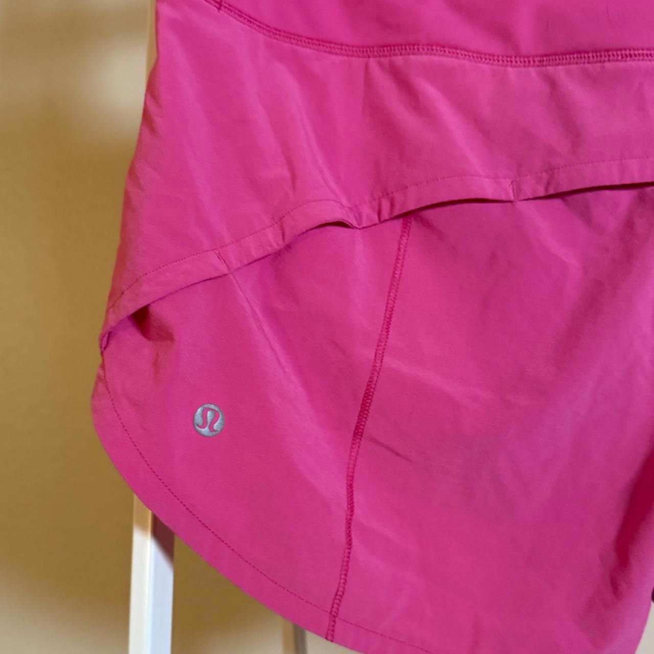Designer LULULEMON hot pink shorts Size 28" / US 6 / IT 42 - 3 Thumbnail