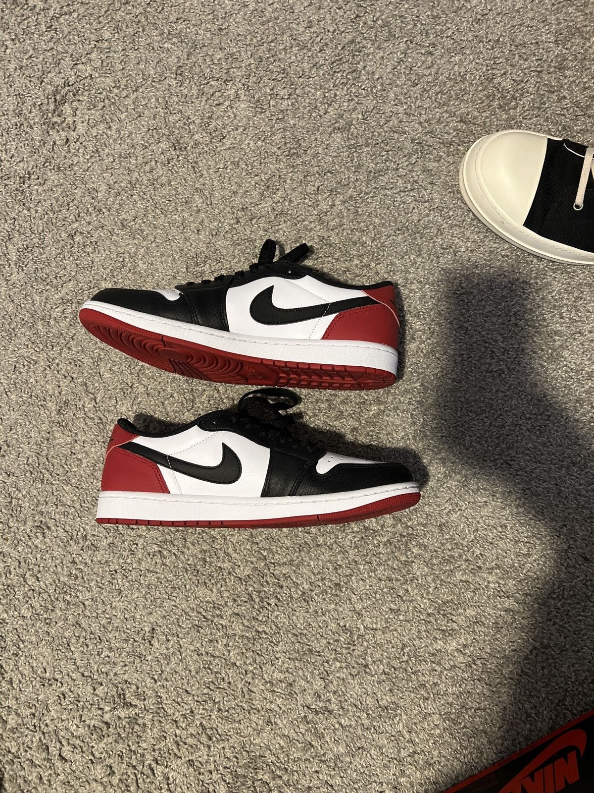 Jordan Brand Jordan 1 low black toe Size US 10.5 / EU 43-44 - 1 Thumbnail