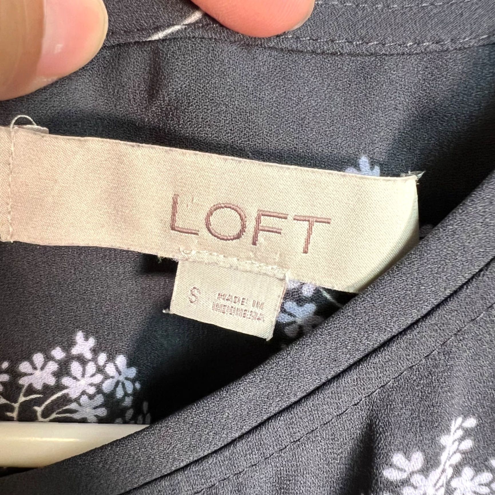 Loft Loft Blouse Small Black Floral Sleeveless Polyester Ruffle Trim Lightweight Size S / US 4 / IT 40 - 3 Thumbnail