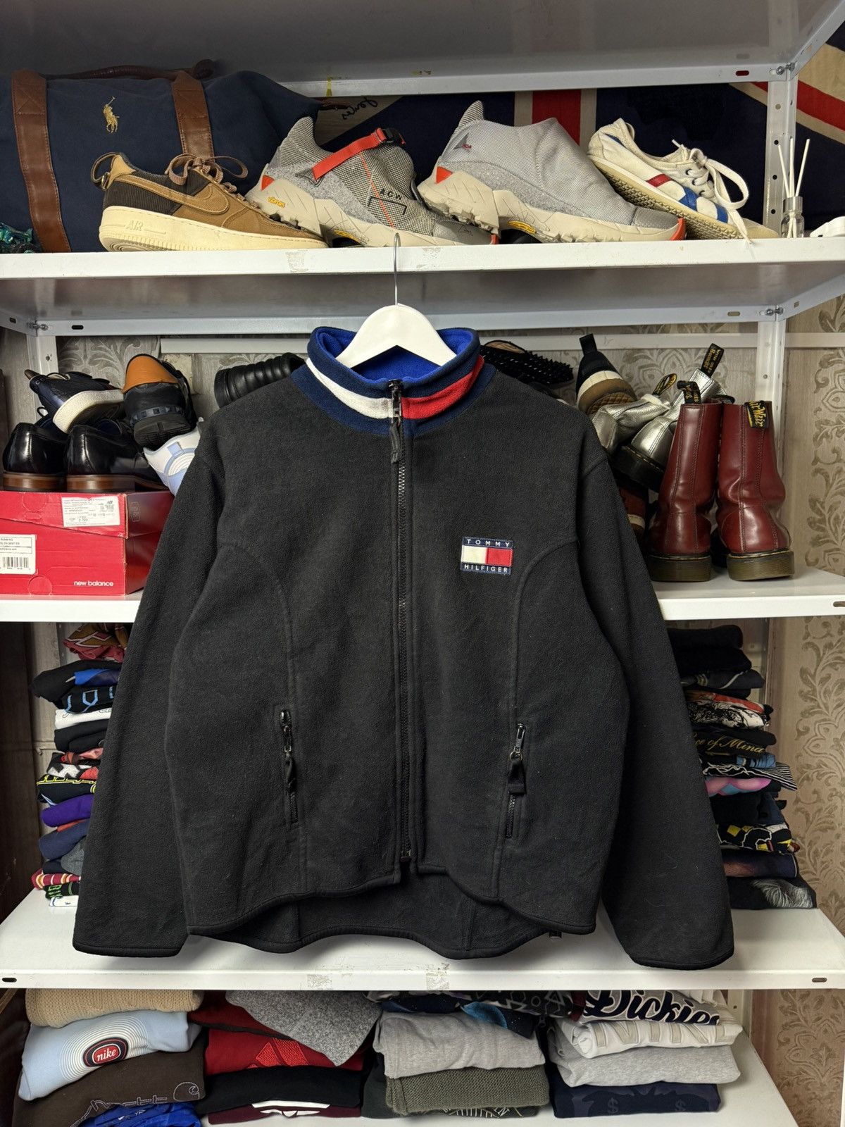 Other Vintage Tommy Hilfiger Fleece Jacket Big Logo Y2K Size US L / EU 52-54 / 3 - 1 Thumbnail